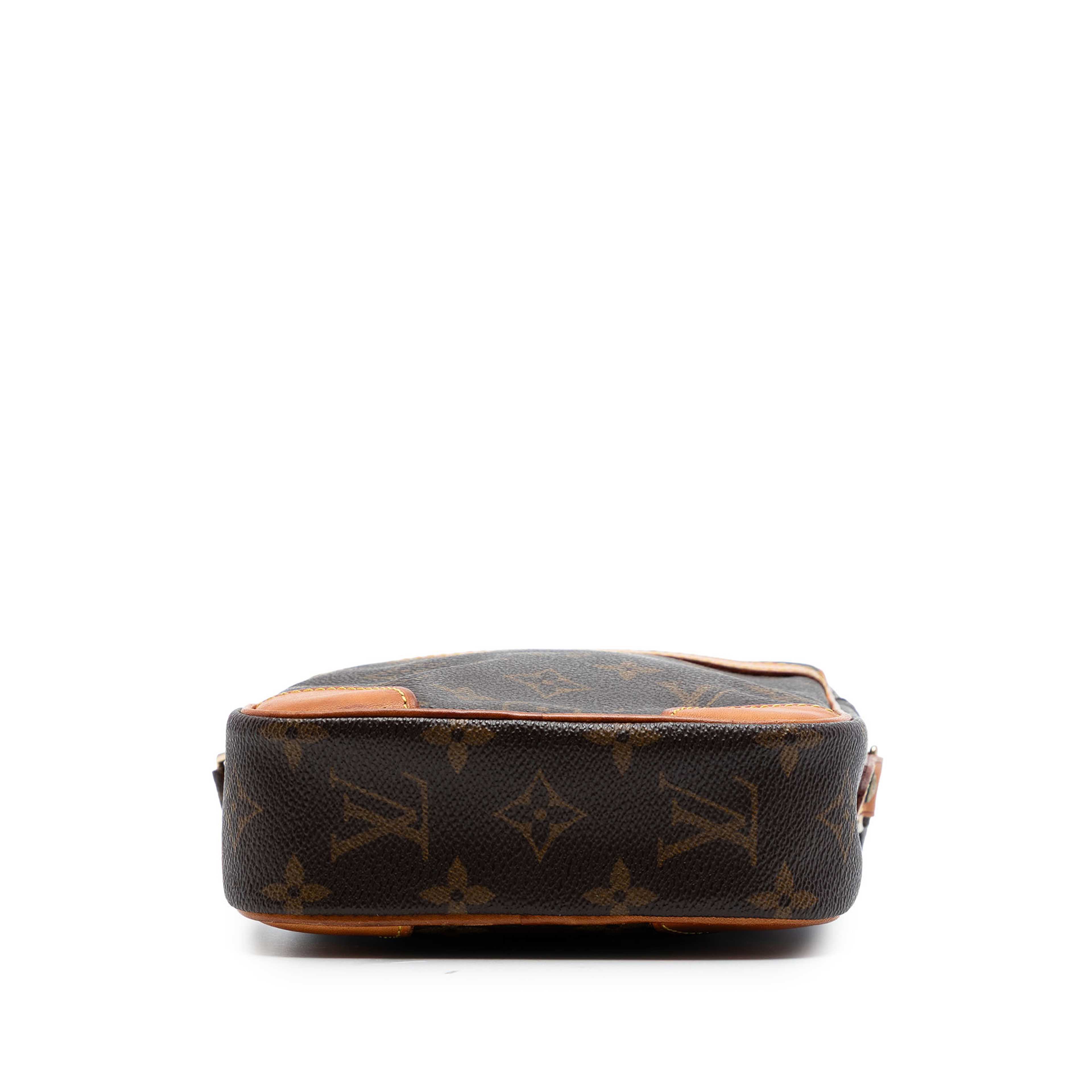 Louis Vuitton Monogram Danube, från Luxclusif, i färgen brown. Klicka för att öppna bilden i stort format