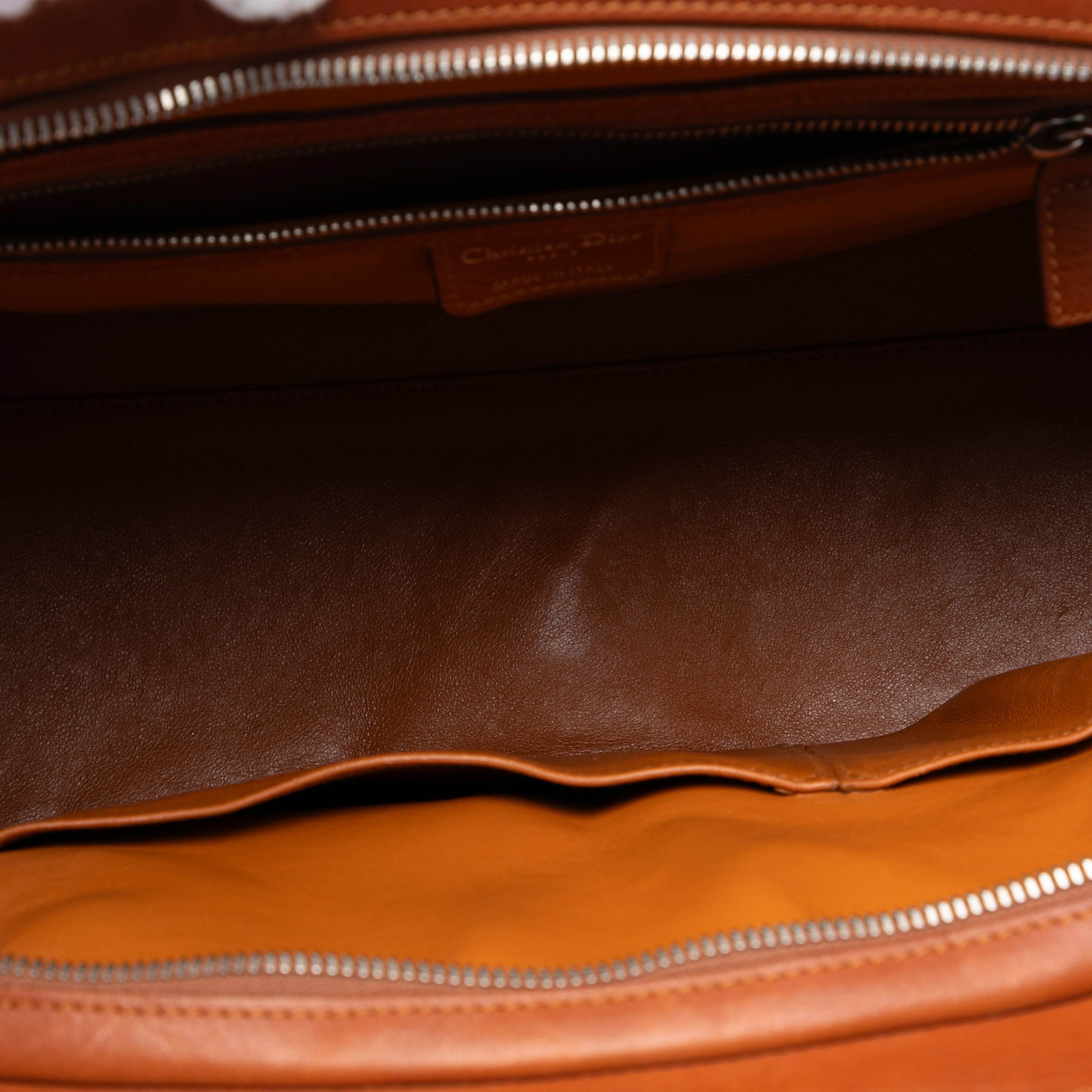 Dior Large Calfskin My Dior Pockets Frame Handbag, från Luxclusif, i färgen brown. Klicka för att öppna bilden i stort format