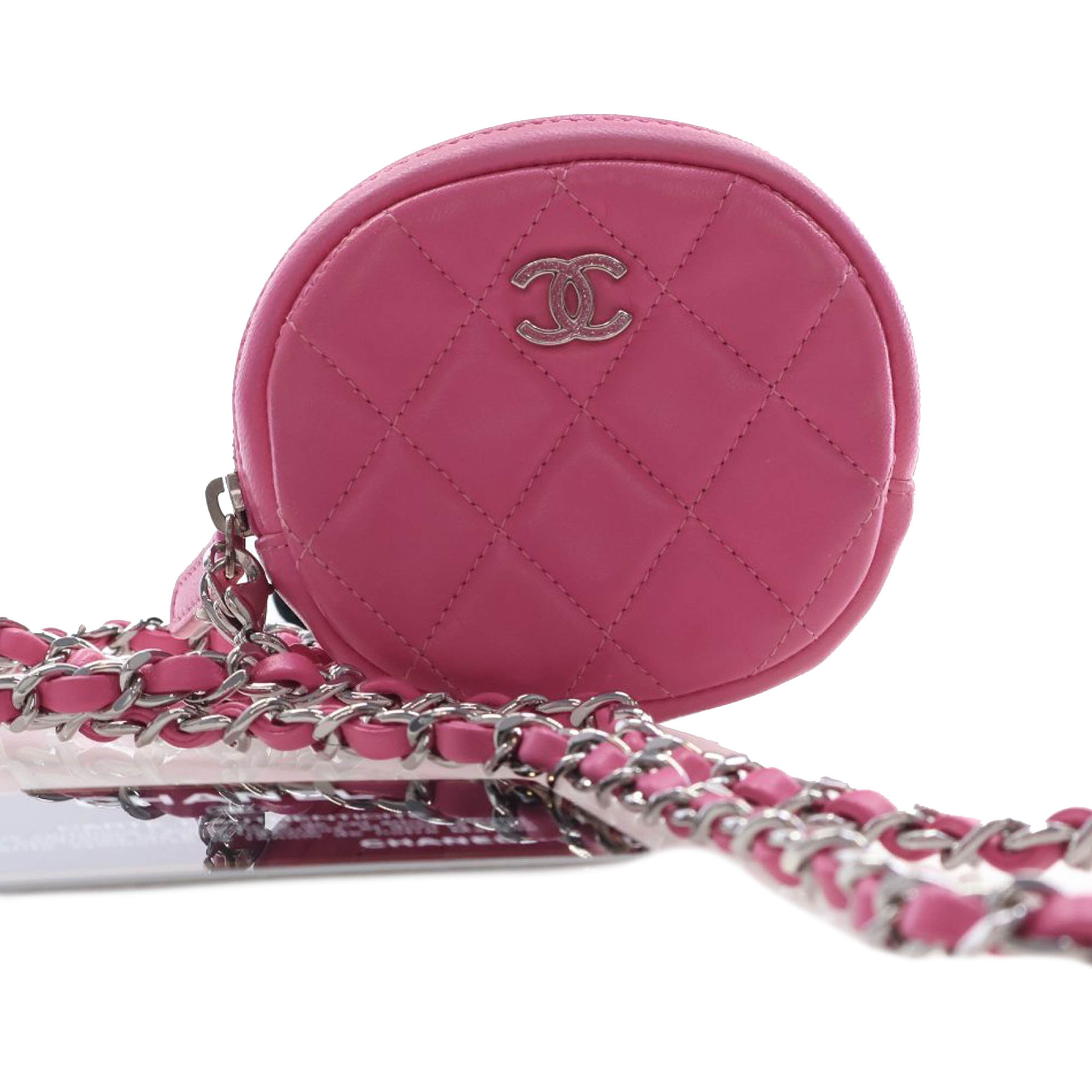 Chanel Cc Quilted Lambskin Zip Around Coin Pouch With Chain, från Luxclusif, i färgen rosa. Klicka för att öppna bilden i stort format