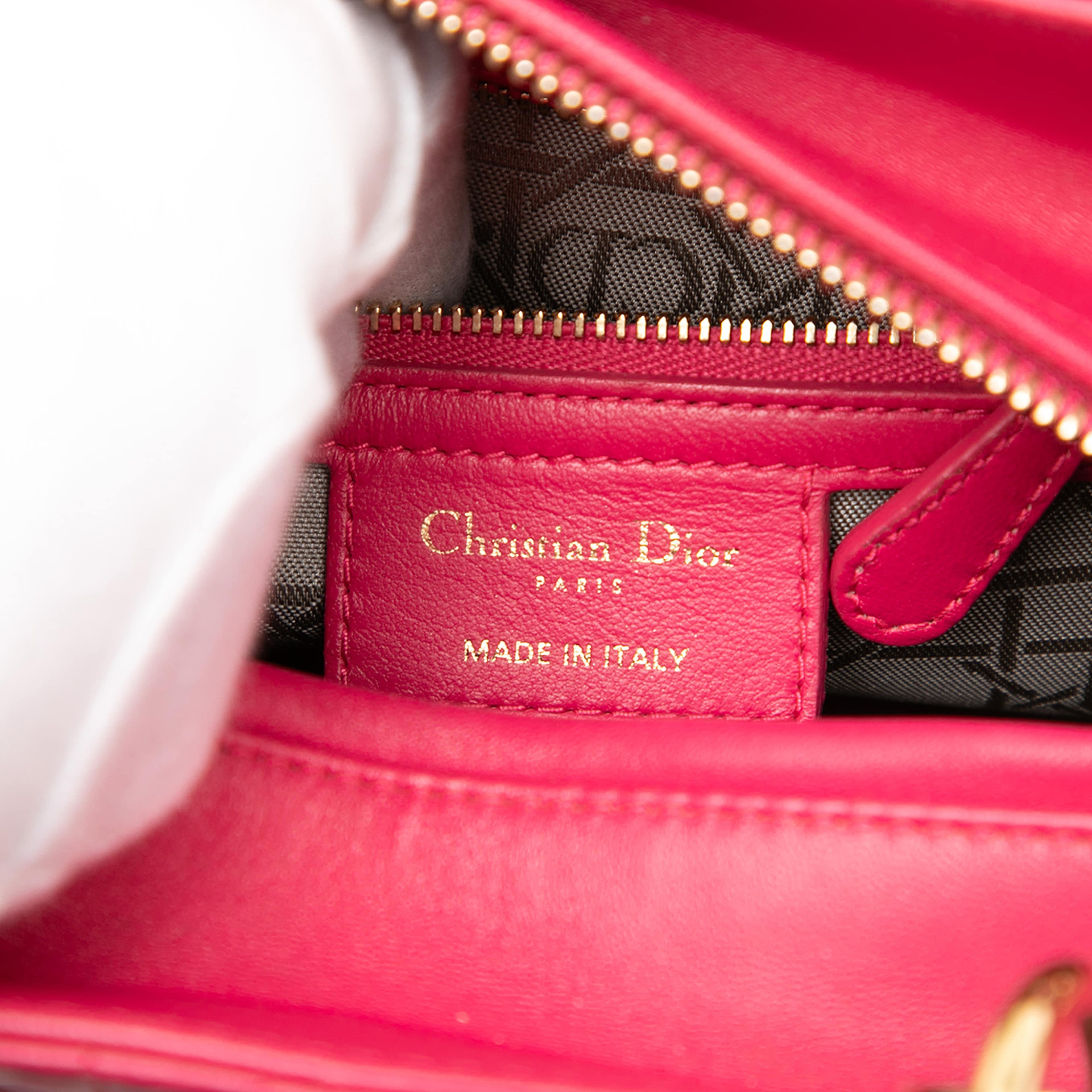 Dior Medium Lambskin Cannage Lady Dior, från Luxclusif, i färgen blush. Klicka för att öppna bilden i stort format