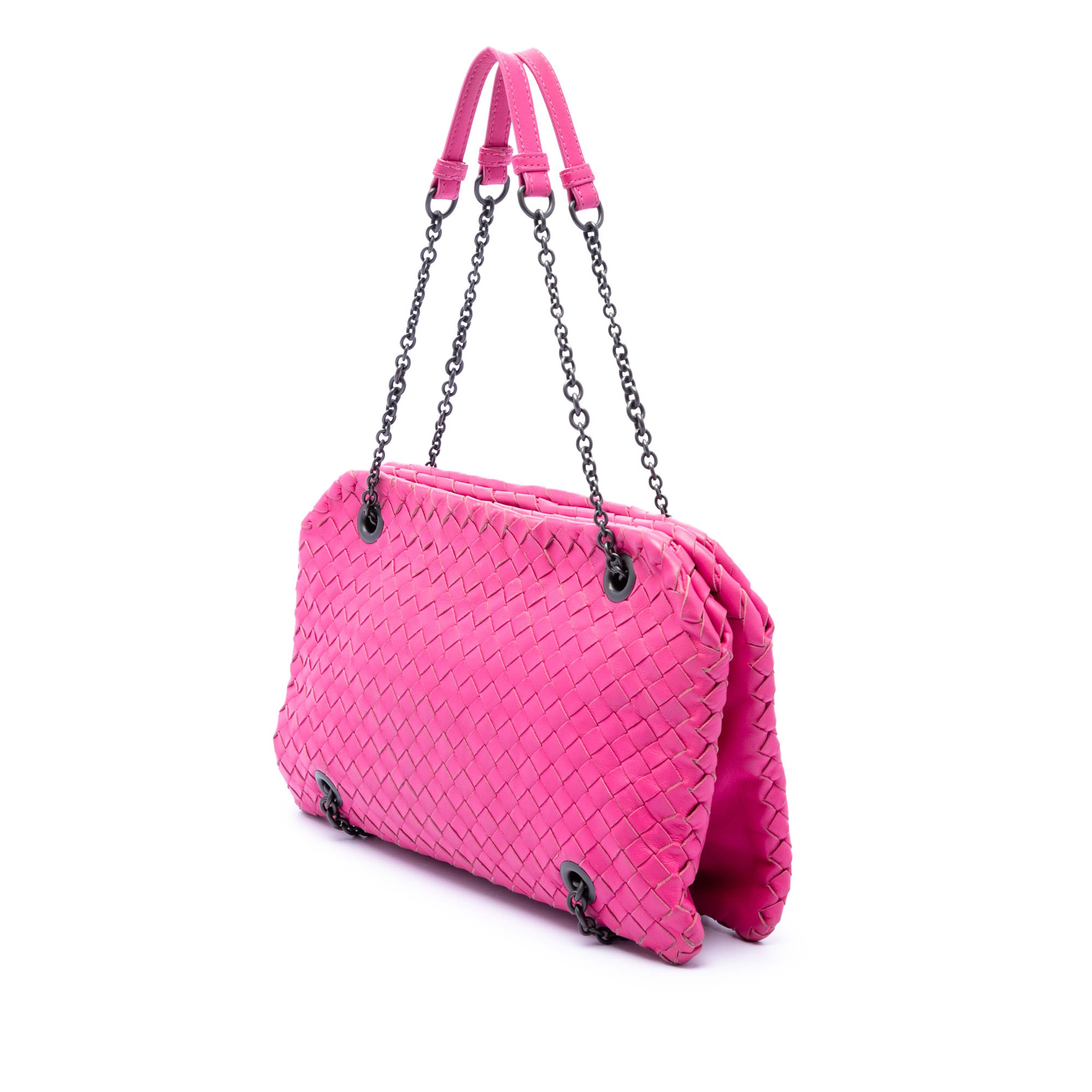 Bottega Veneta Nappa Intrecciato Duo Shoulder Bag, från Luxclusif, i färgen rosa. Klicka för att öppna bilden i stort format