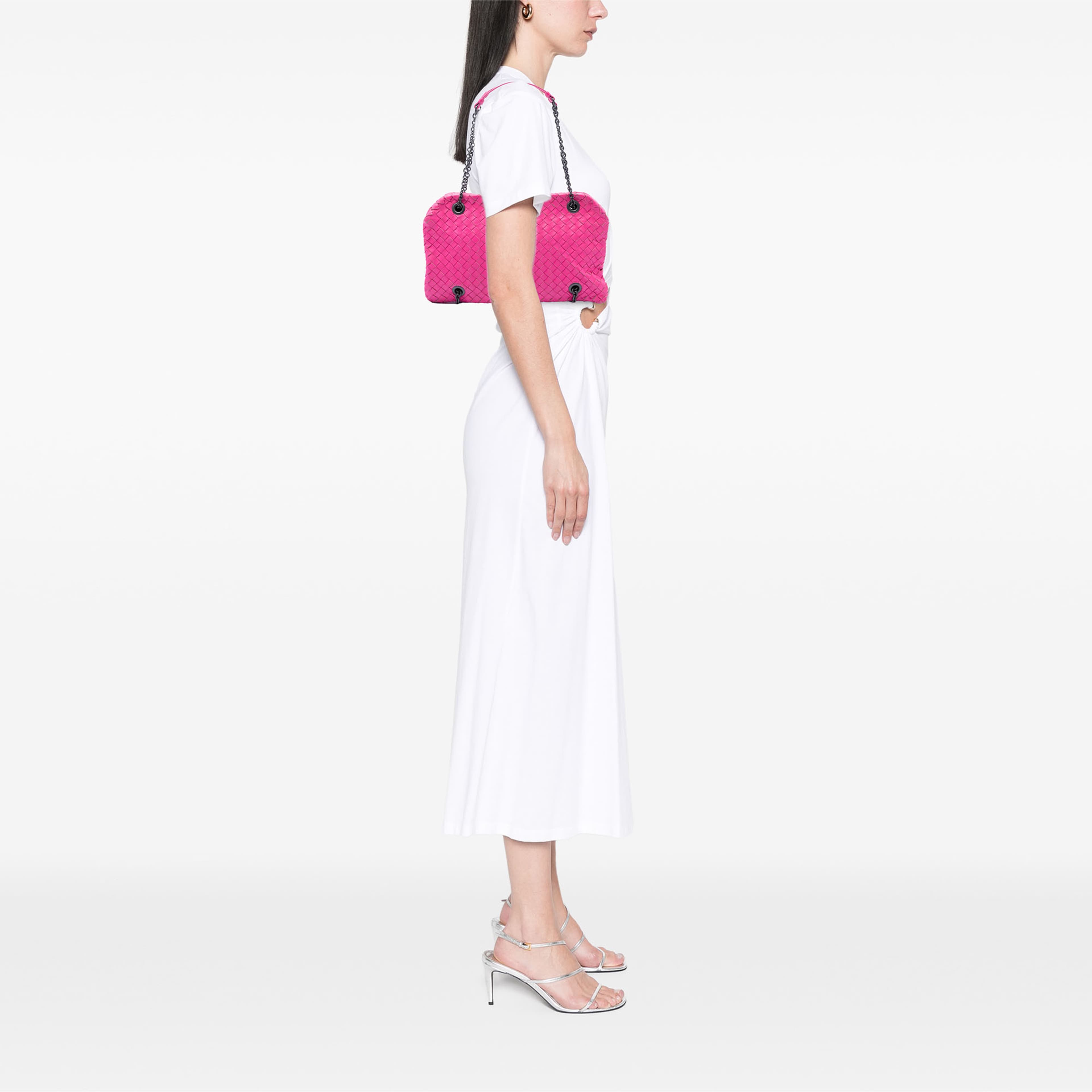 Bottega Veneta Nappa Intrecciato Duo Shoulder Bag, från Luxclusif, i färgen rosa. Klicka för att öppna bilden i stort format