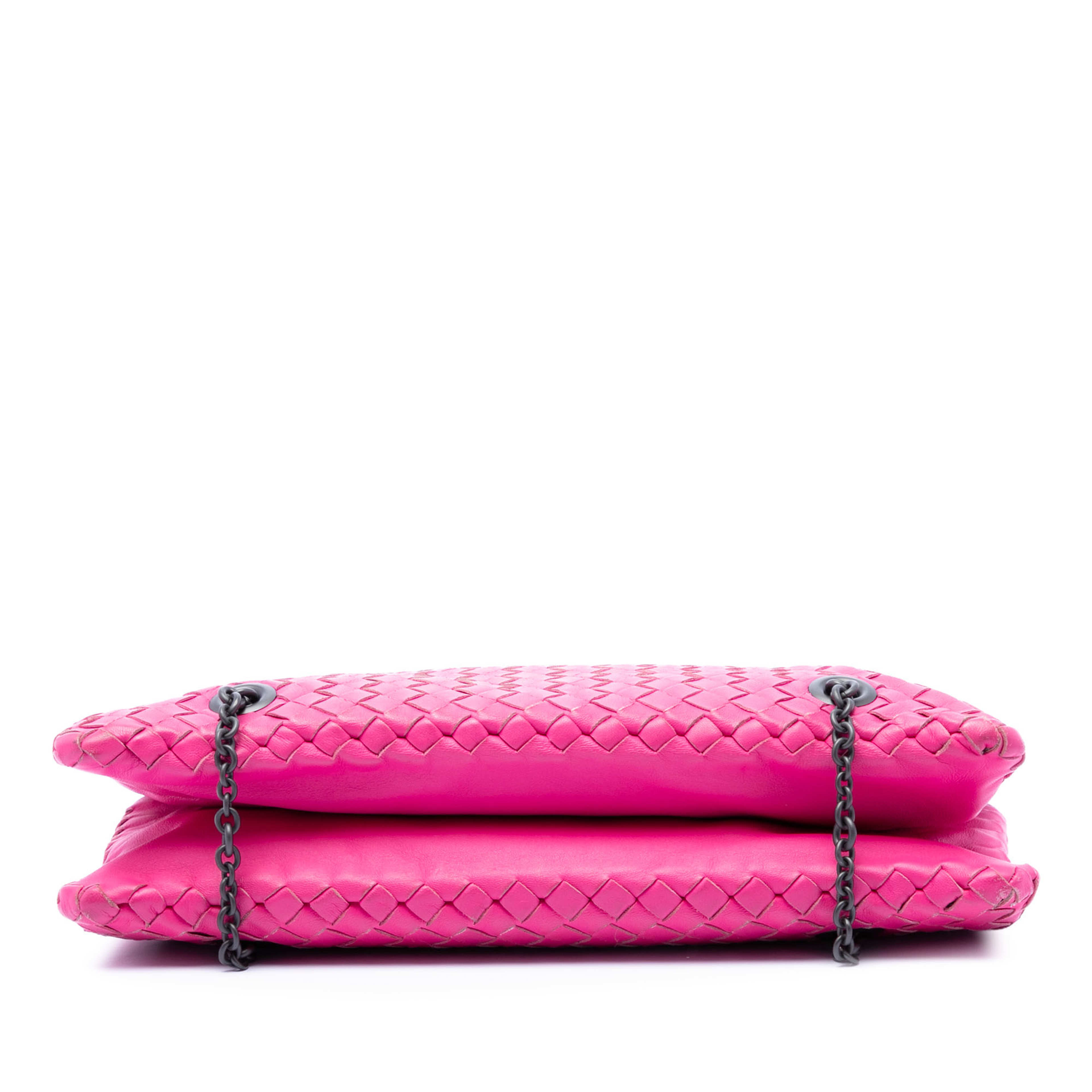 Bottega Veneta Nappa Intrecciato Duo Shoulder Bag, från Luxclusif, i färgen rosa. Klicka för att öppna bilden i stort format