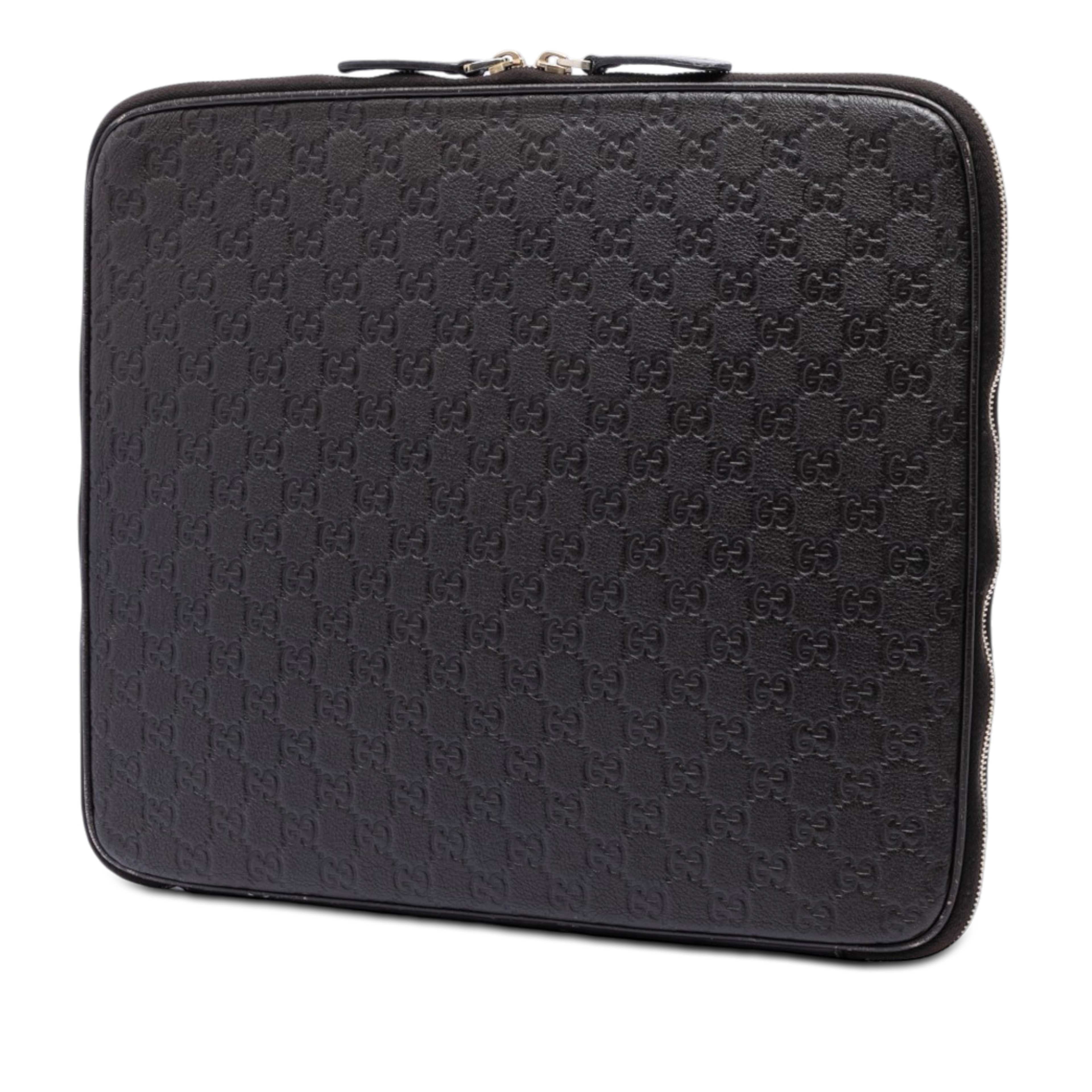 Gucci Guccissima Laptop Case, från Luxclusif, i färgen black. Klicka för att öppna bilden i stort format