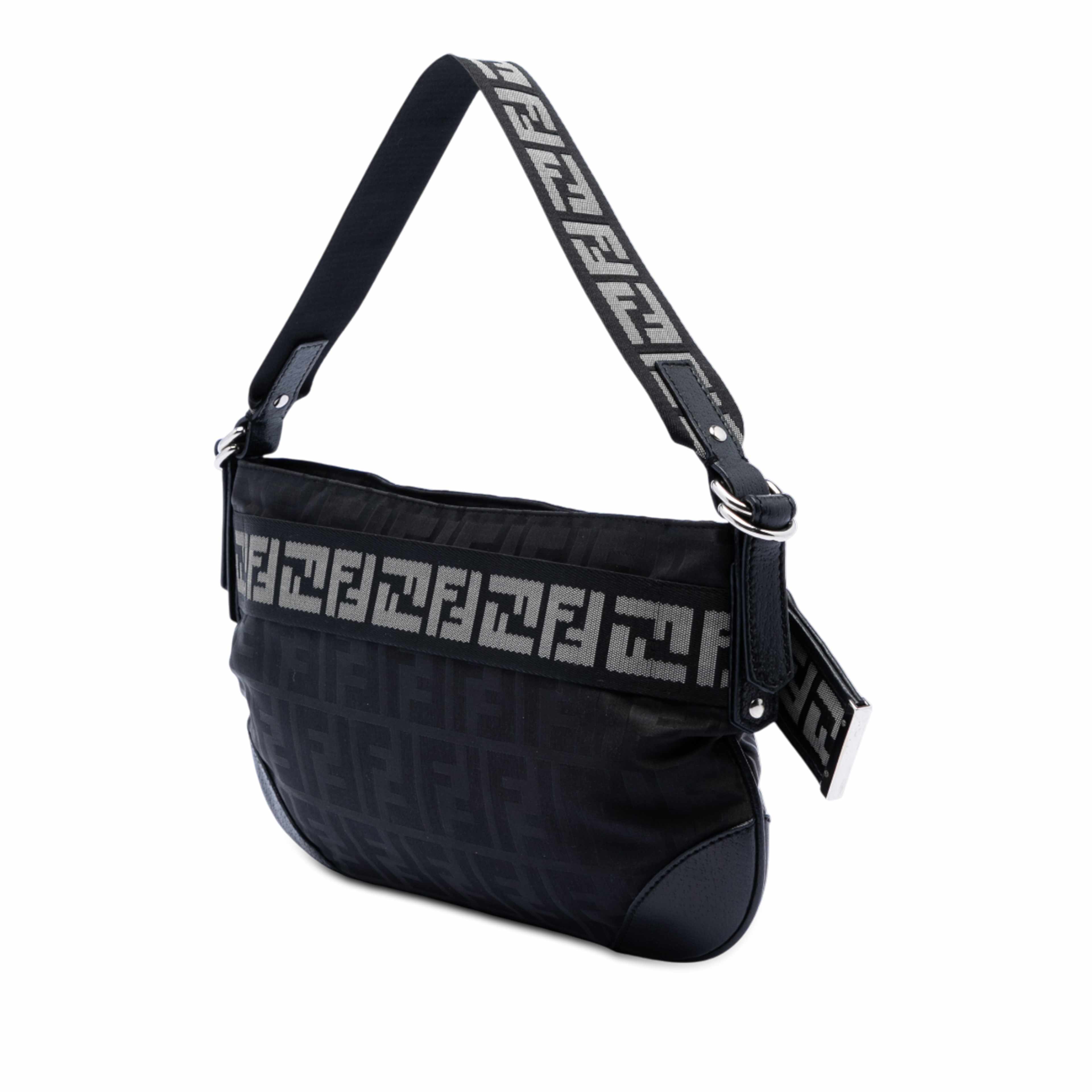 Fendi Zucca Nylon Zip Code Shoulder Bag, från Luxclusif, i färgen black. Klicka för att öppna bilden i stort format