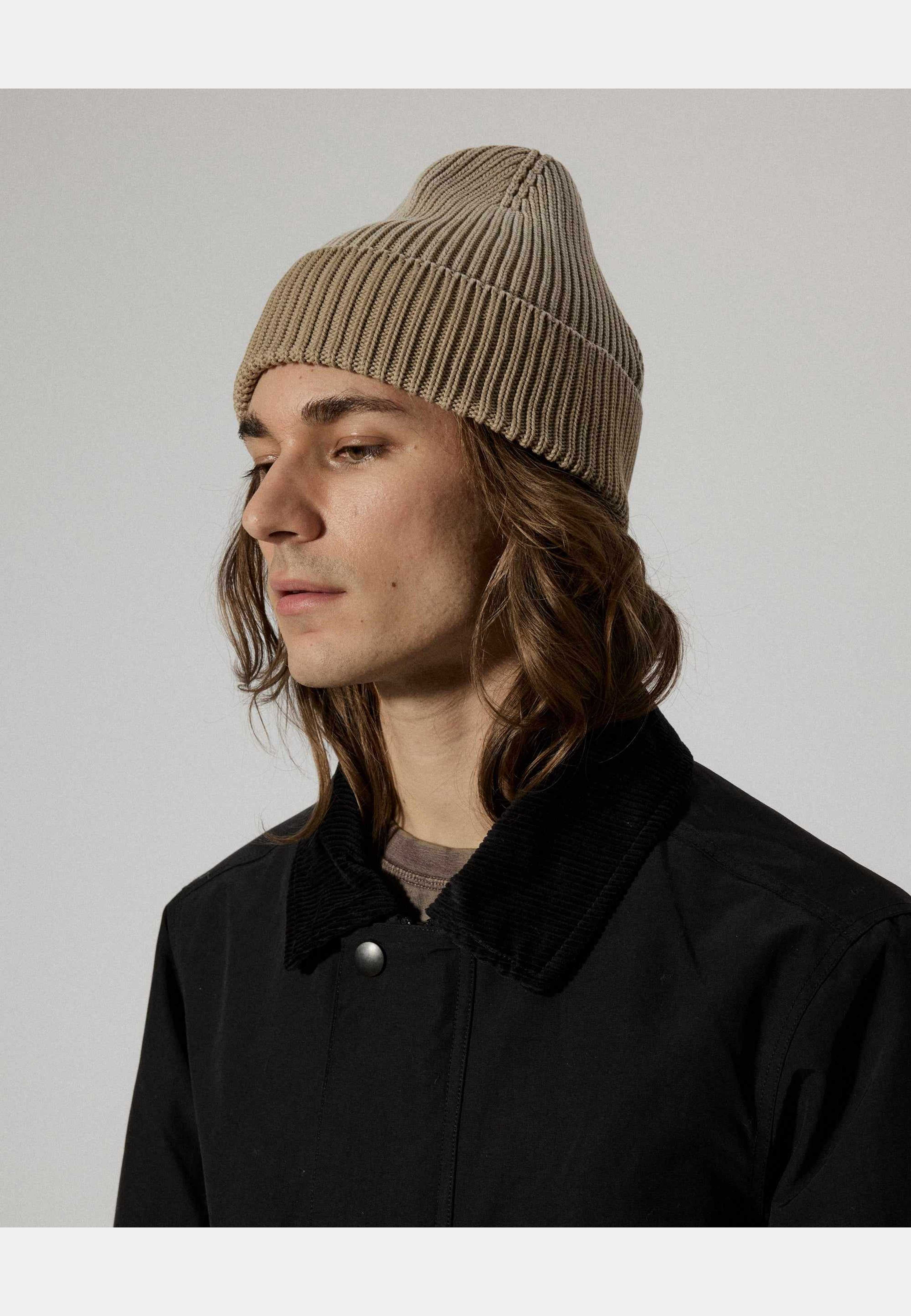 Beanie, från Brixtol Textiles, i färgen khaki. Klicka för att öppna bilden i stort format