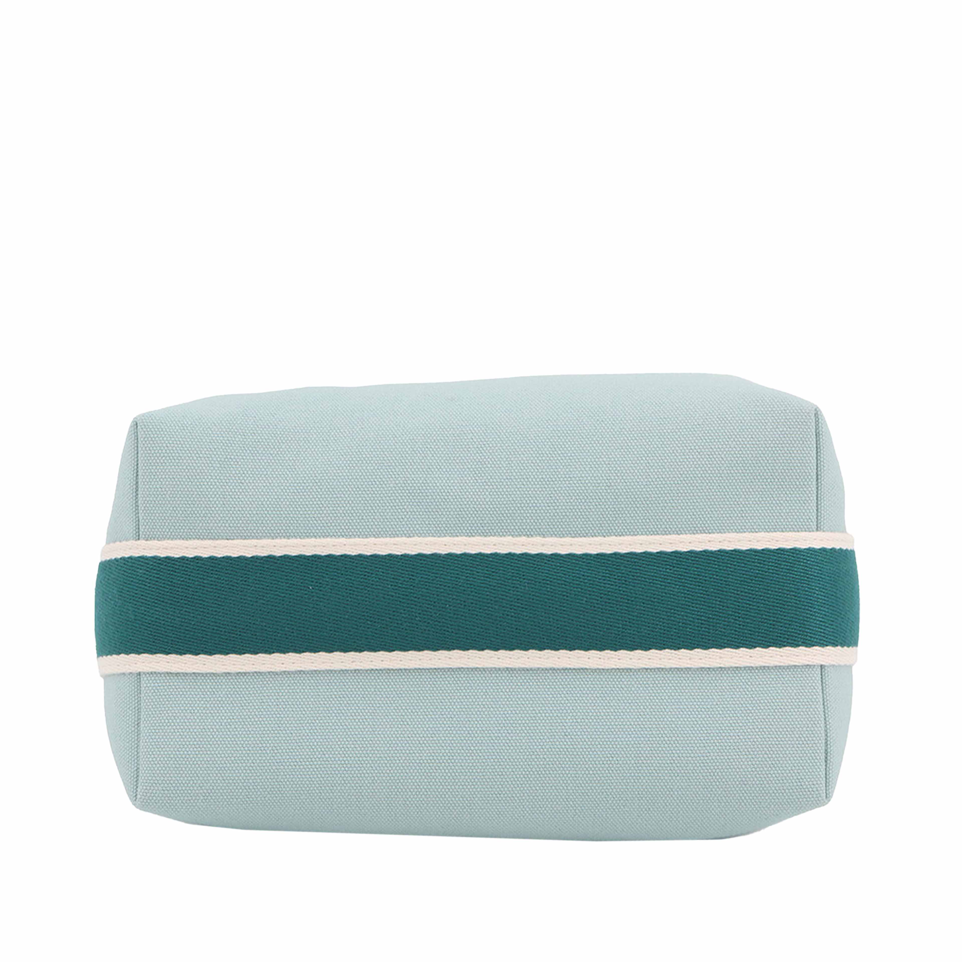 Hermès Small Toile Bride A Brac Case, från Luxclusif, i färgen light blue. Klicka för att öppna bilden i stort format