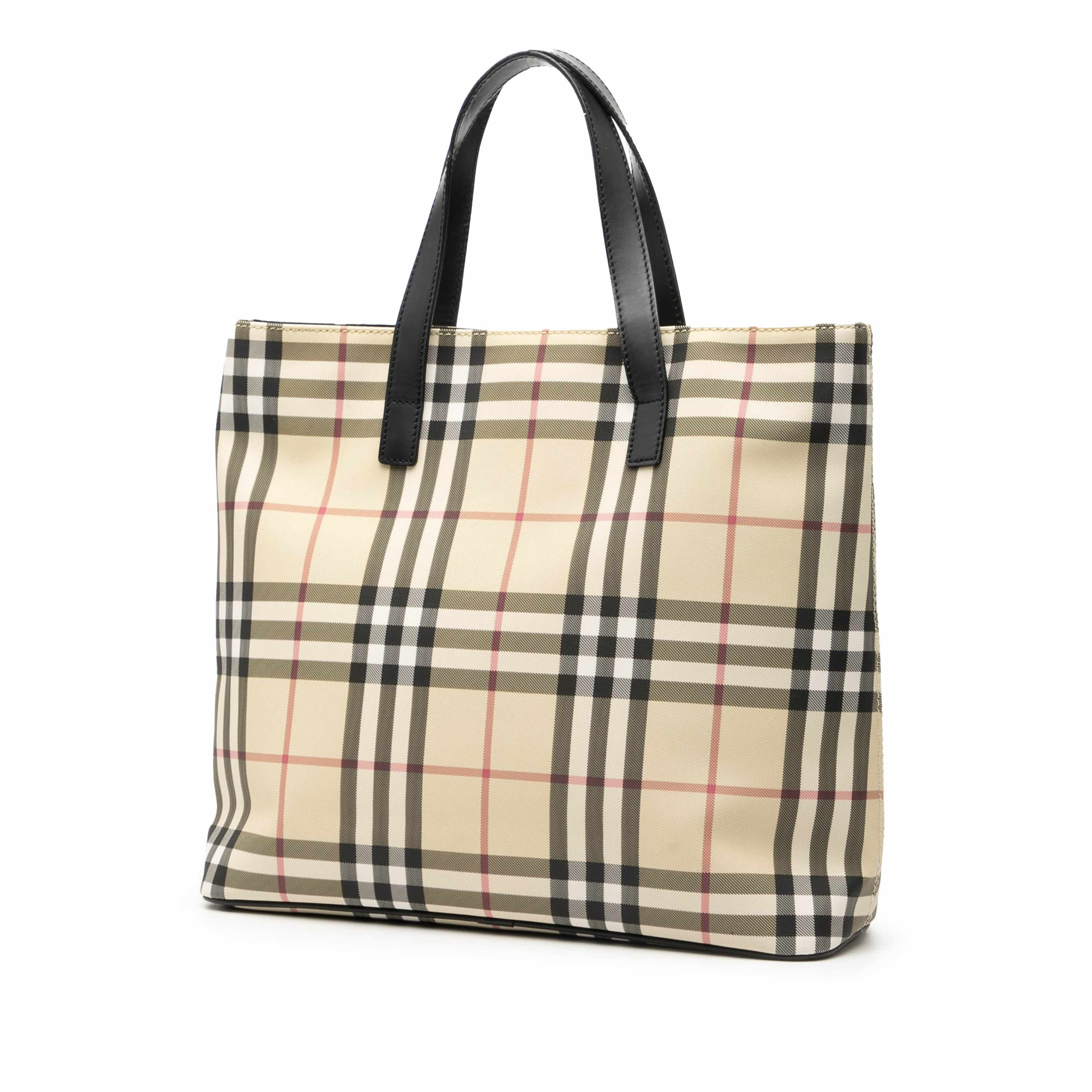 Burberry House Check Coated Canvas Tote, från Luxclusif, i färgen beige. Klicka för att öppna bilden i stort format