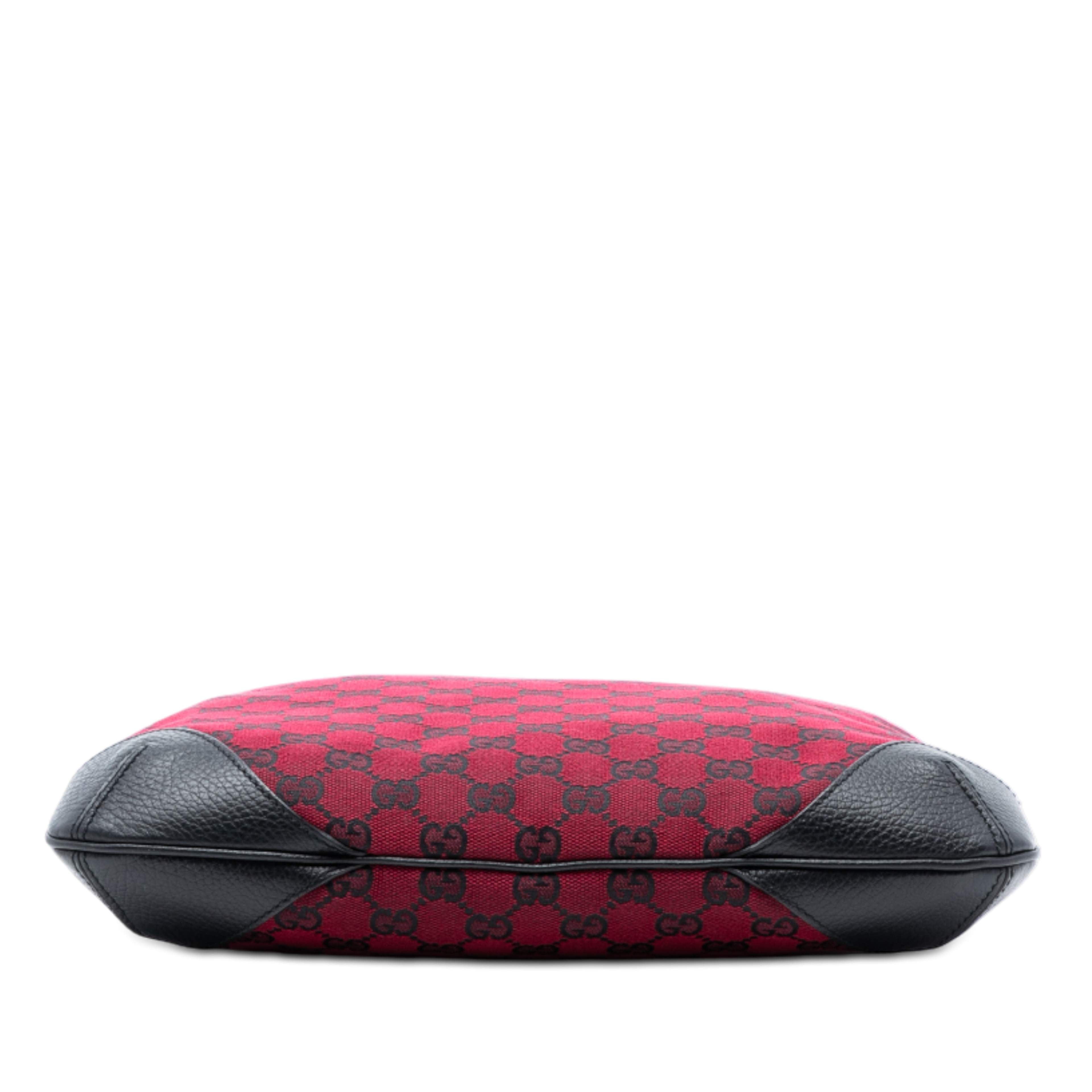 Gucci Gg Canvas Shoulder Bag, från Luxclusif, i färgen dark red. Klicka för att öppna bilden i stort format