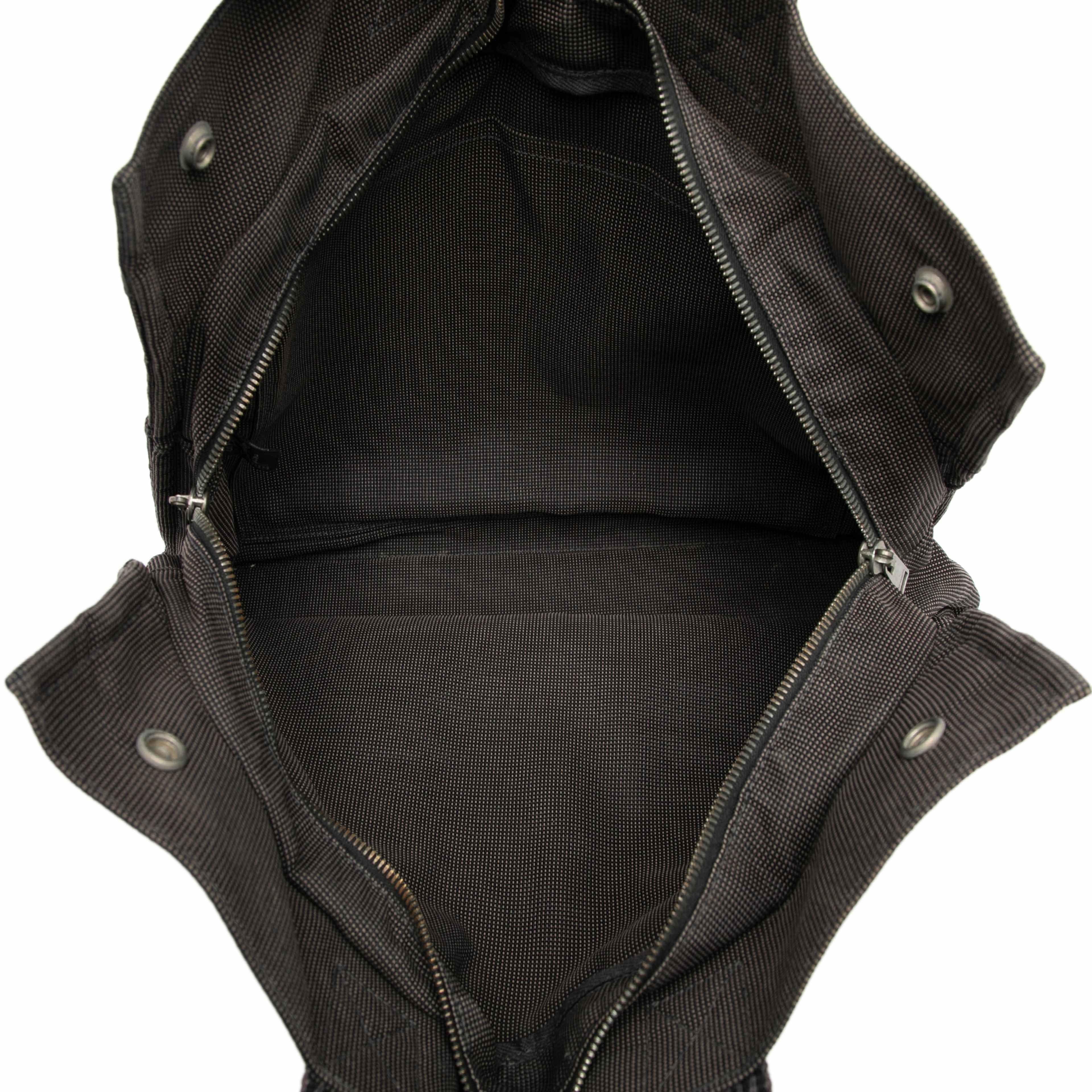 Hermès Canvas Herline Mm, från Luxclusif, i färgen dark gray. Klicka för att öppna bilden i stort format