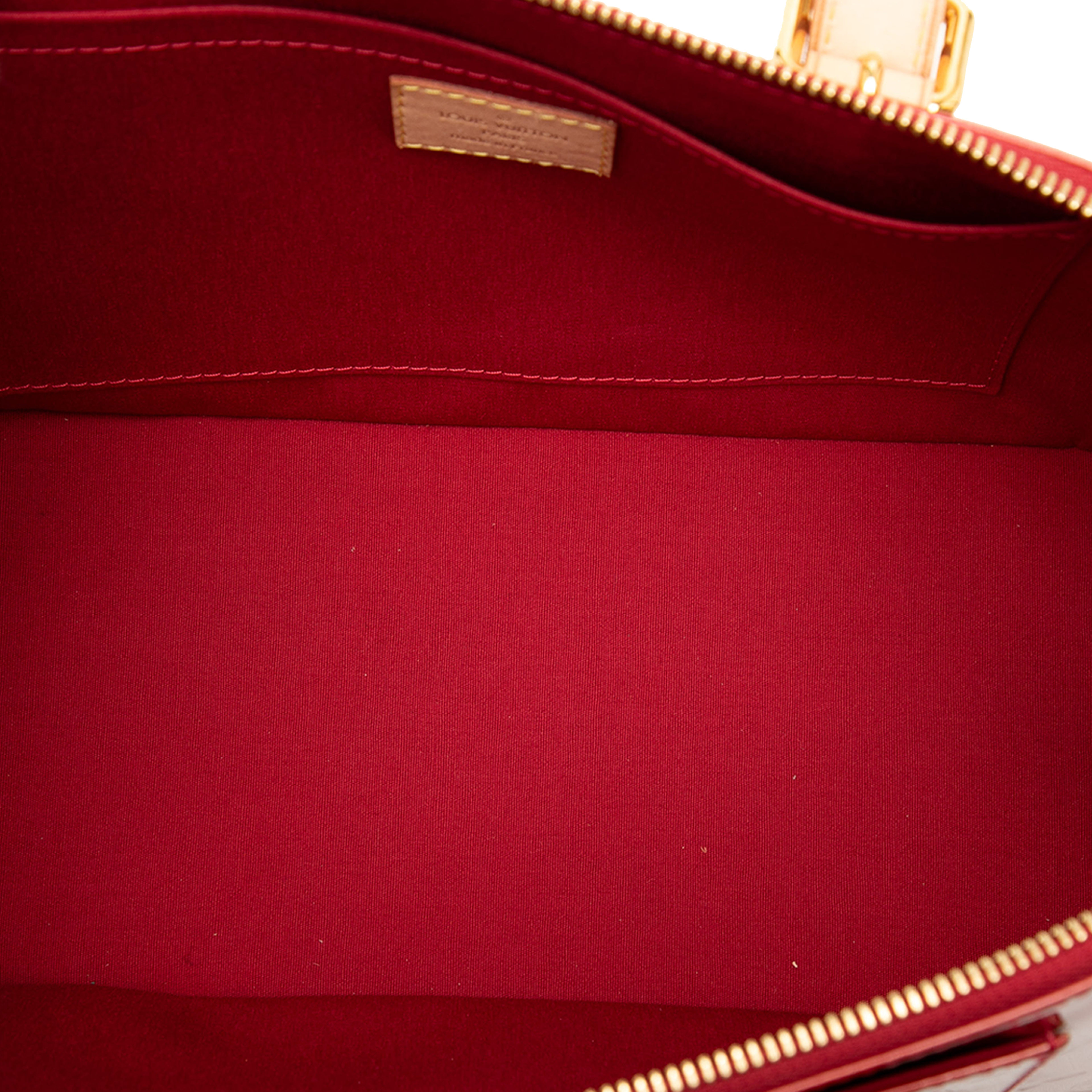 Louis Vuitton Monogram Vernis Rosewood Avenue, från Luxclusif, i färgen röd. Klicka för att öppna bilden i stort format