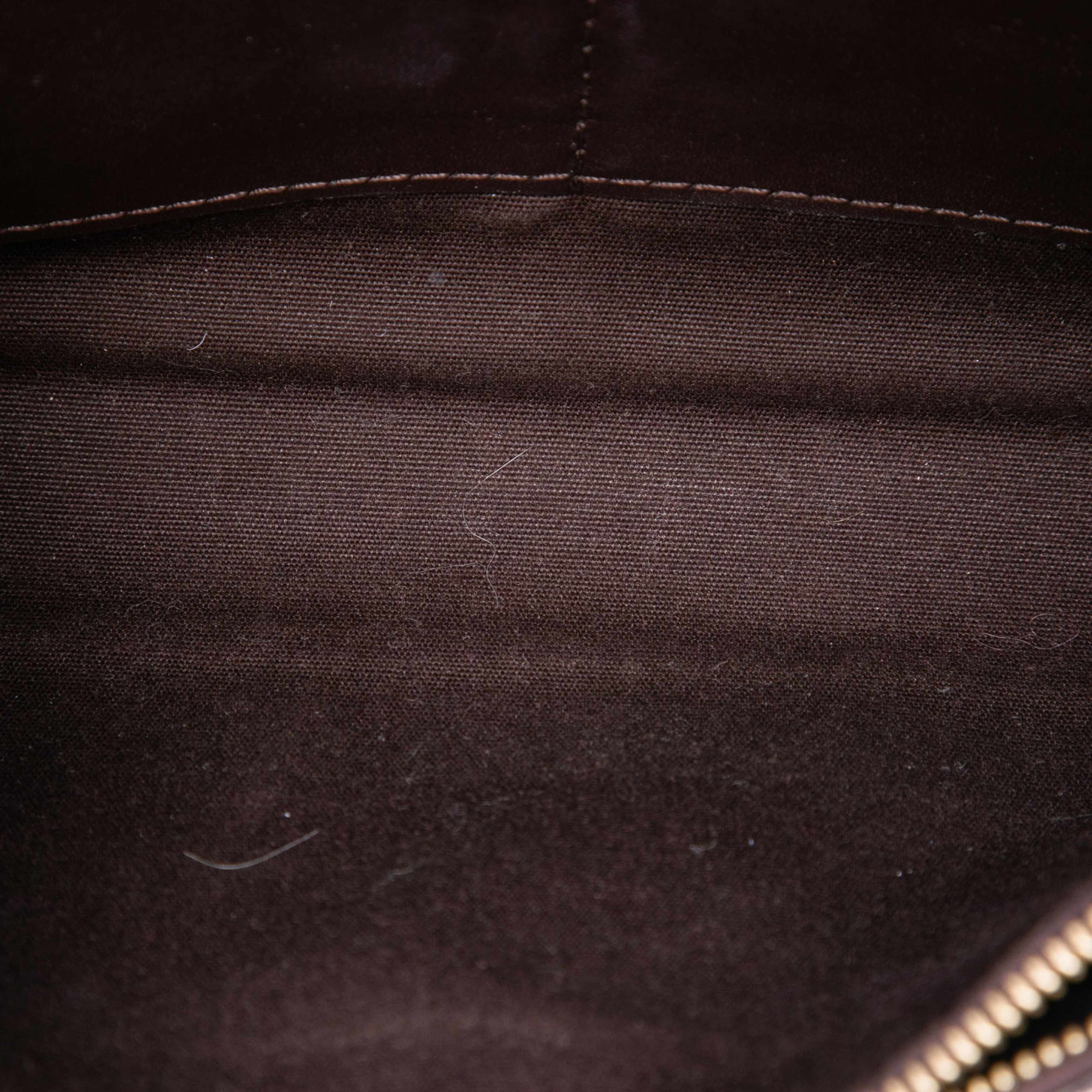 Louis Vuitton Monogram Vernis Bel Air, från Luxclusif, i färgen purple. Klicka för att öppna bilden i stort format