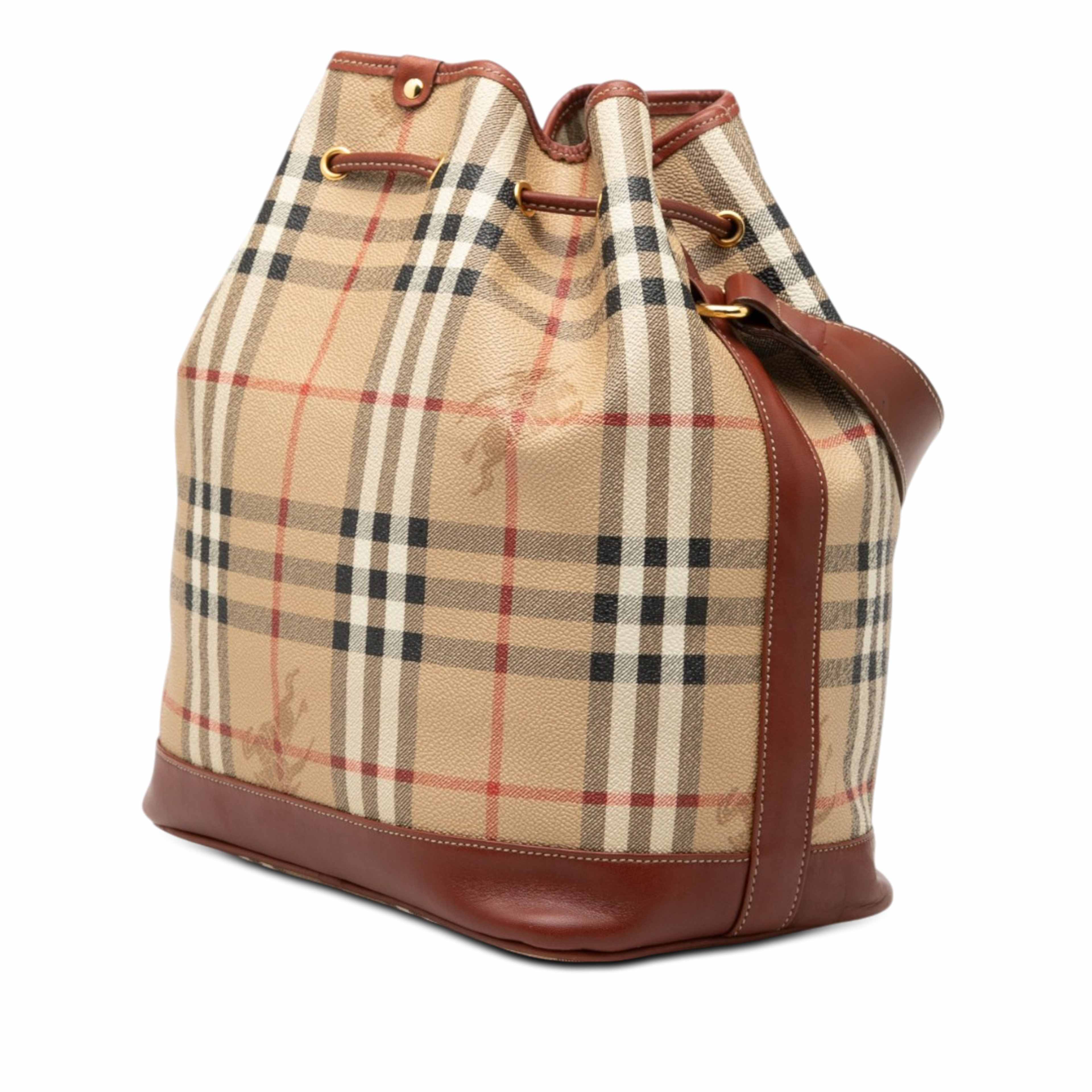Burberry Haymarket Check Coated Canvas Drawstring Bucket Bag, från Luxclusif, i färgen beige. Klicka för att öppna bilden i stort format
