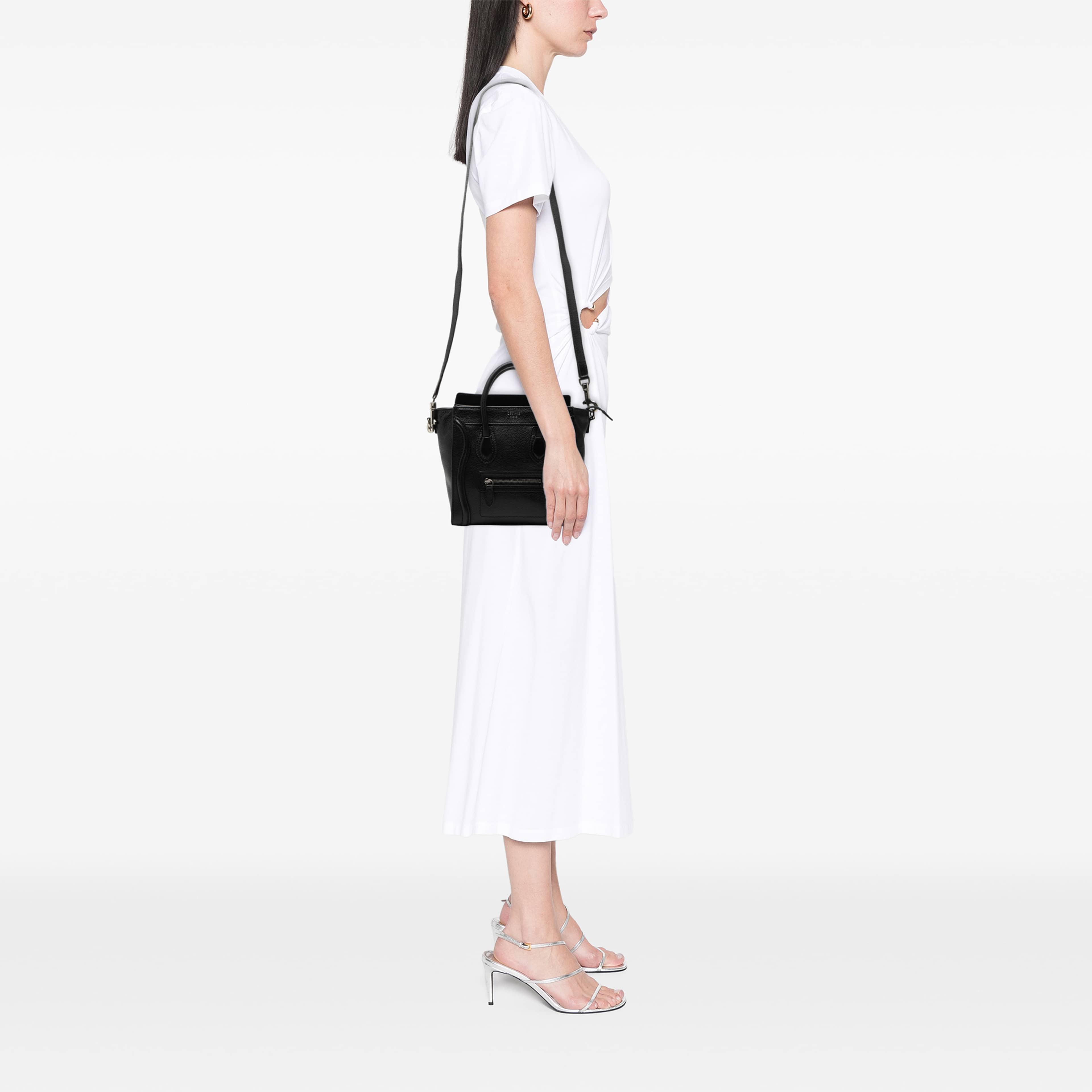 Celine Nano Leather Luggage Tote, från Luxclusif, i färgen svart. Klicka för att öppna bilden i stort format