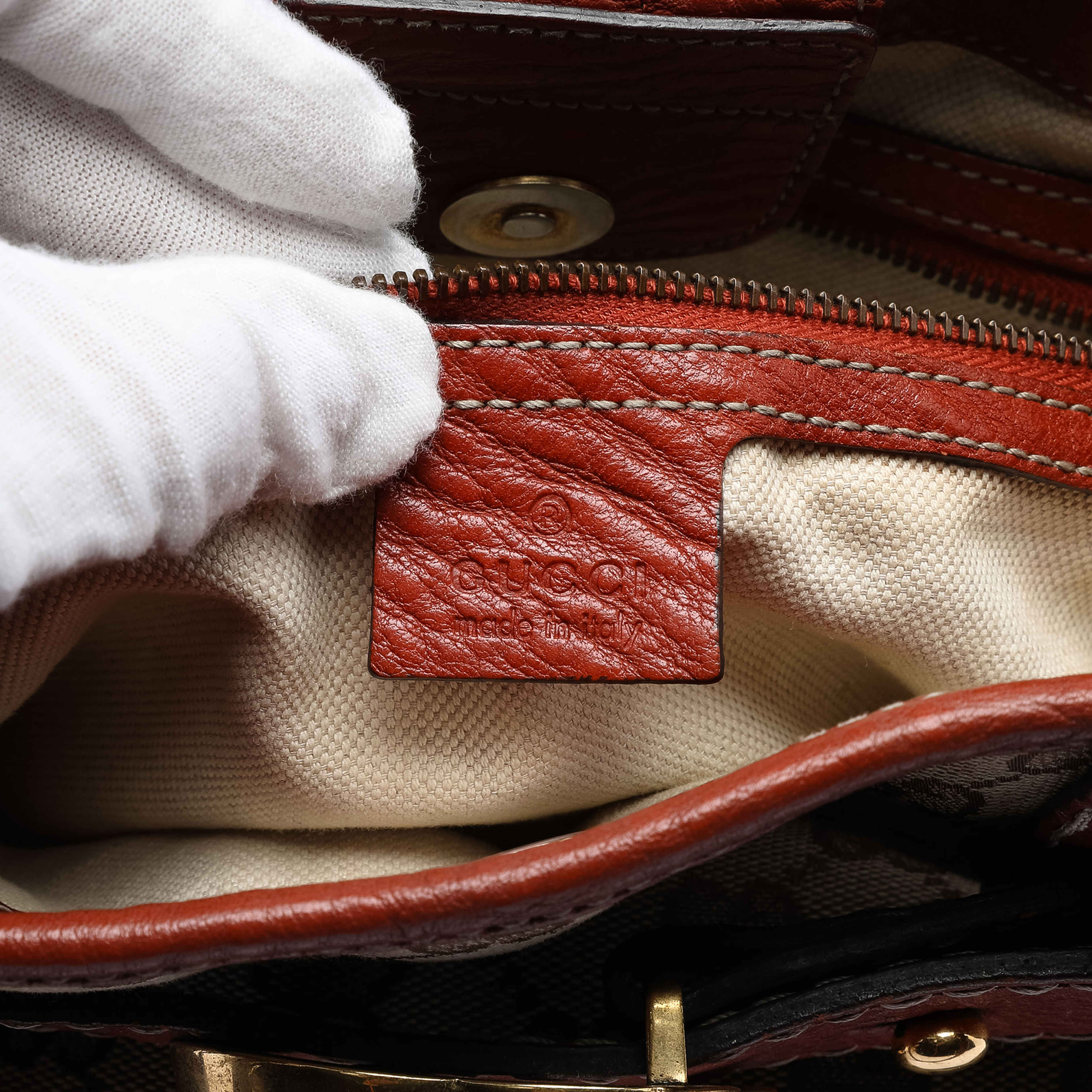 Gucci Gg Canvas Running Tote, från Luxclusif, i färgen beige. Klicka för att öppna bilden i stort format