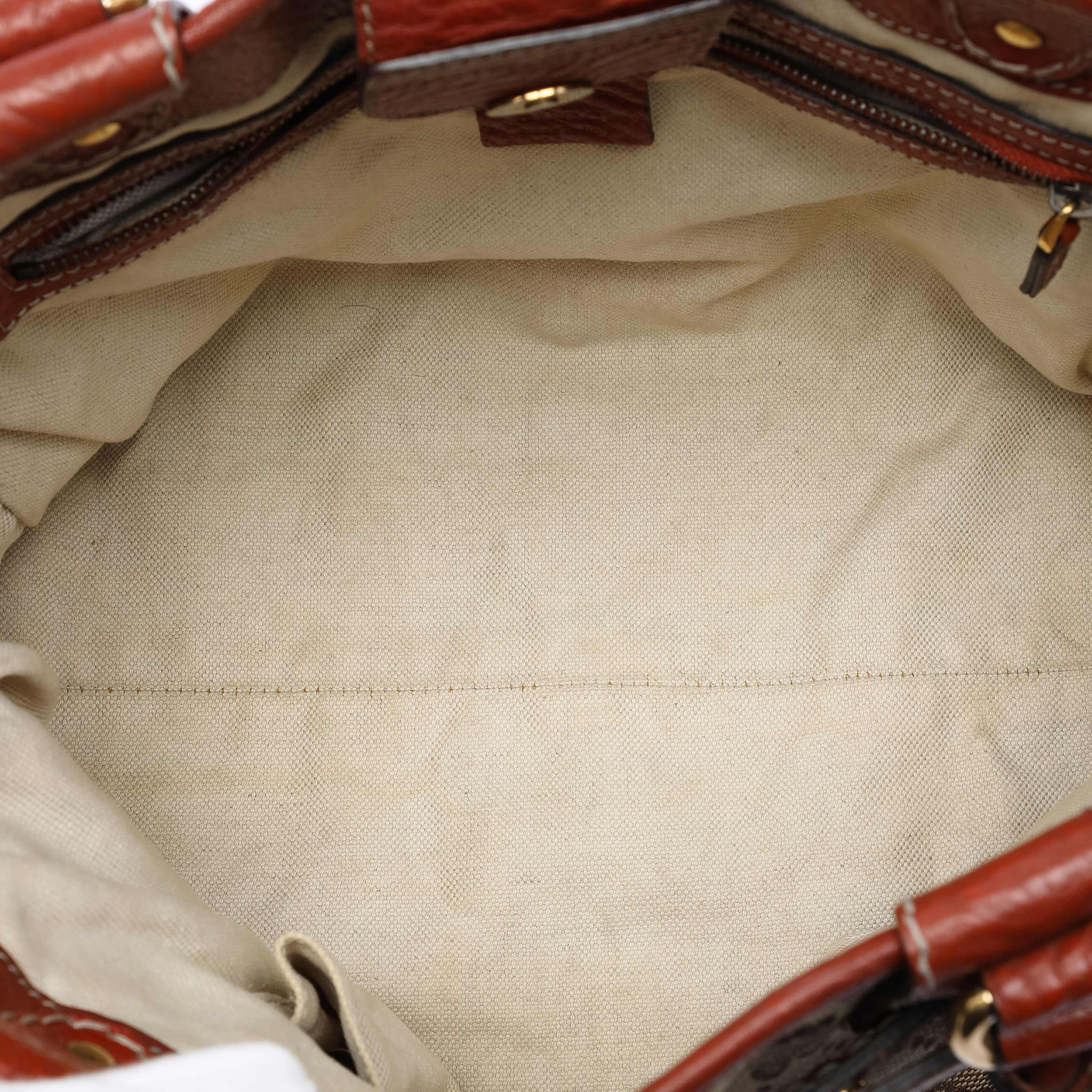 Gucci Gg Canvas Running Tote, från Luxclusif, i färgen beige. Klicka för att öppna bilden i stort format