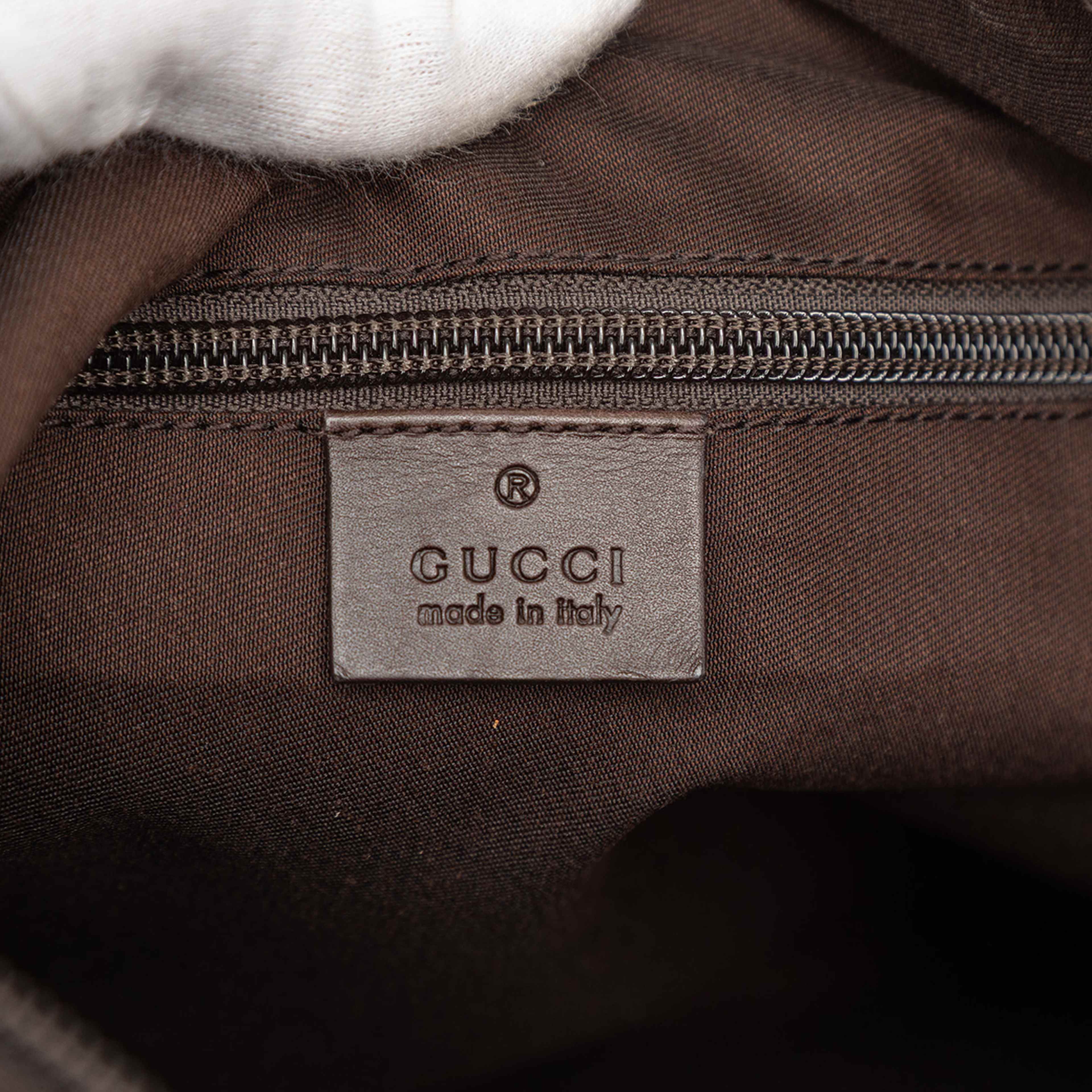 Gucci Gg Canvas Crossbody, från Luxclusif, i färgen beige. Klicka för att öppna bilden i stort format