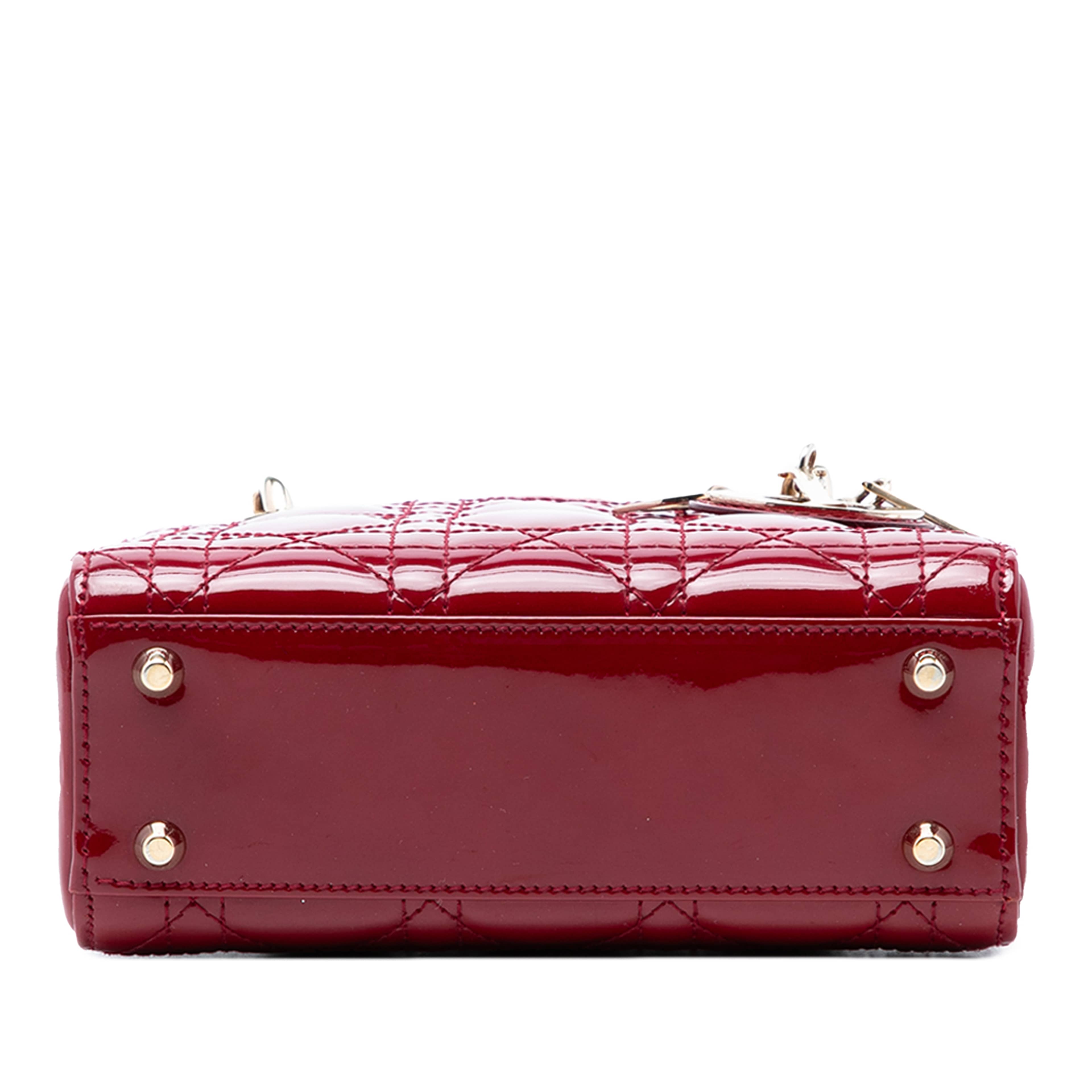 Dior Mini Patent Cannage Lady Dior, från Luxclusif, i färgen dark red. Klicka för att öppna bilden i stort format