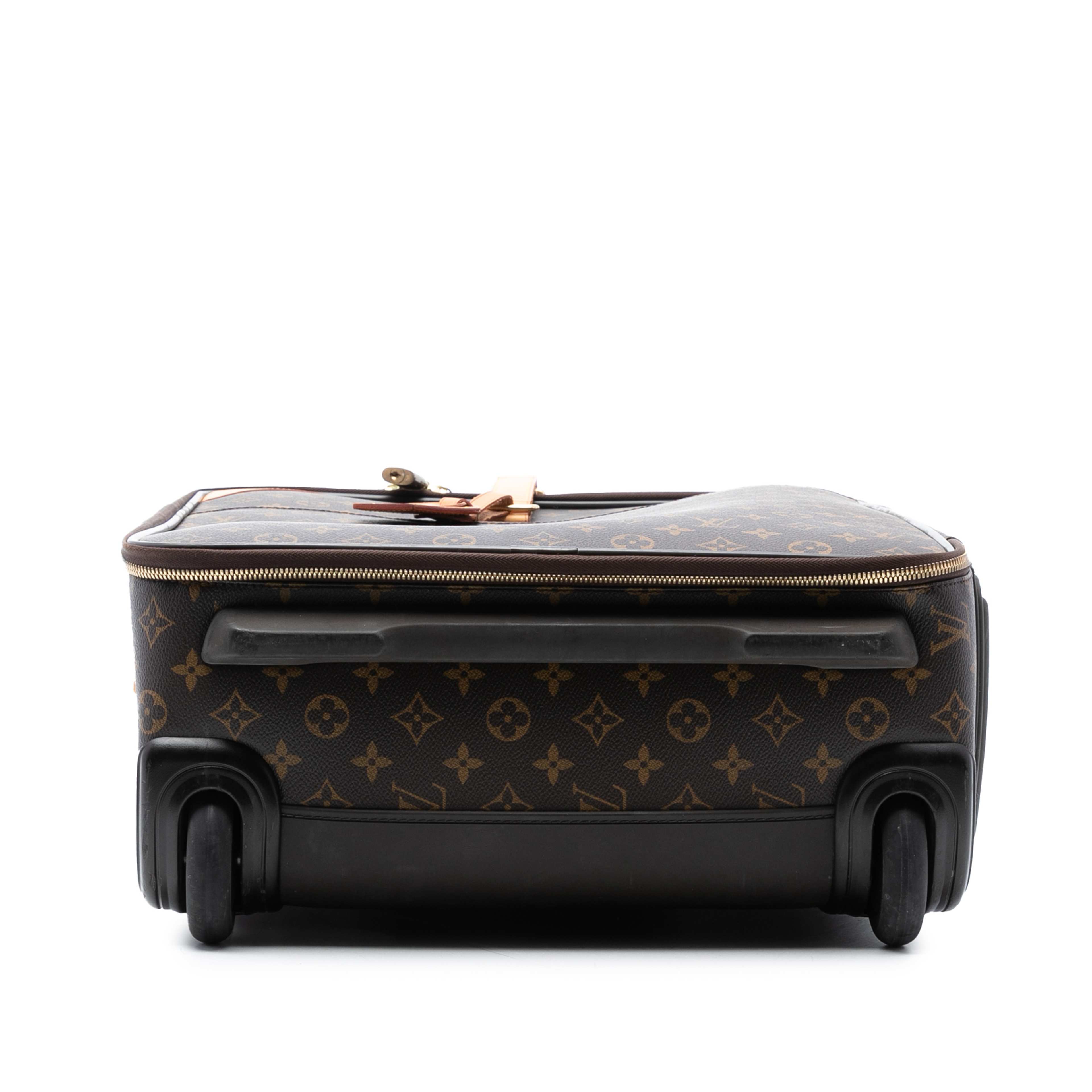 Louis Vuitton Monogram Pegase 55, från Luxclusif, i färgen brown. Klicka för att öppna bilden i stort format