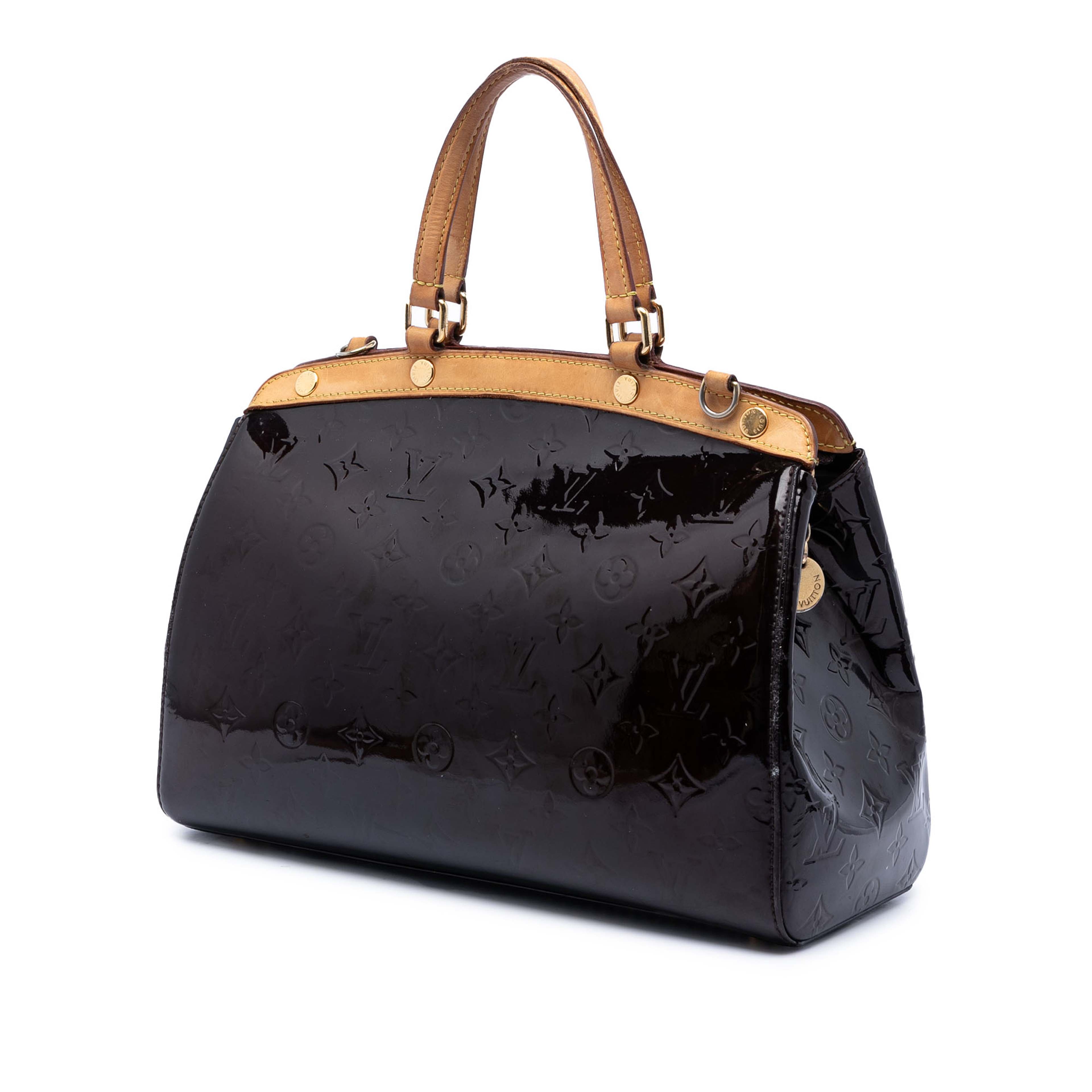 Louis Vuitton Monogram Vernis Brea Mm, från Luxclusif, i färgen purple. Klicka för att öppna bilden i stort format