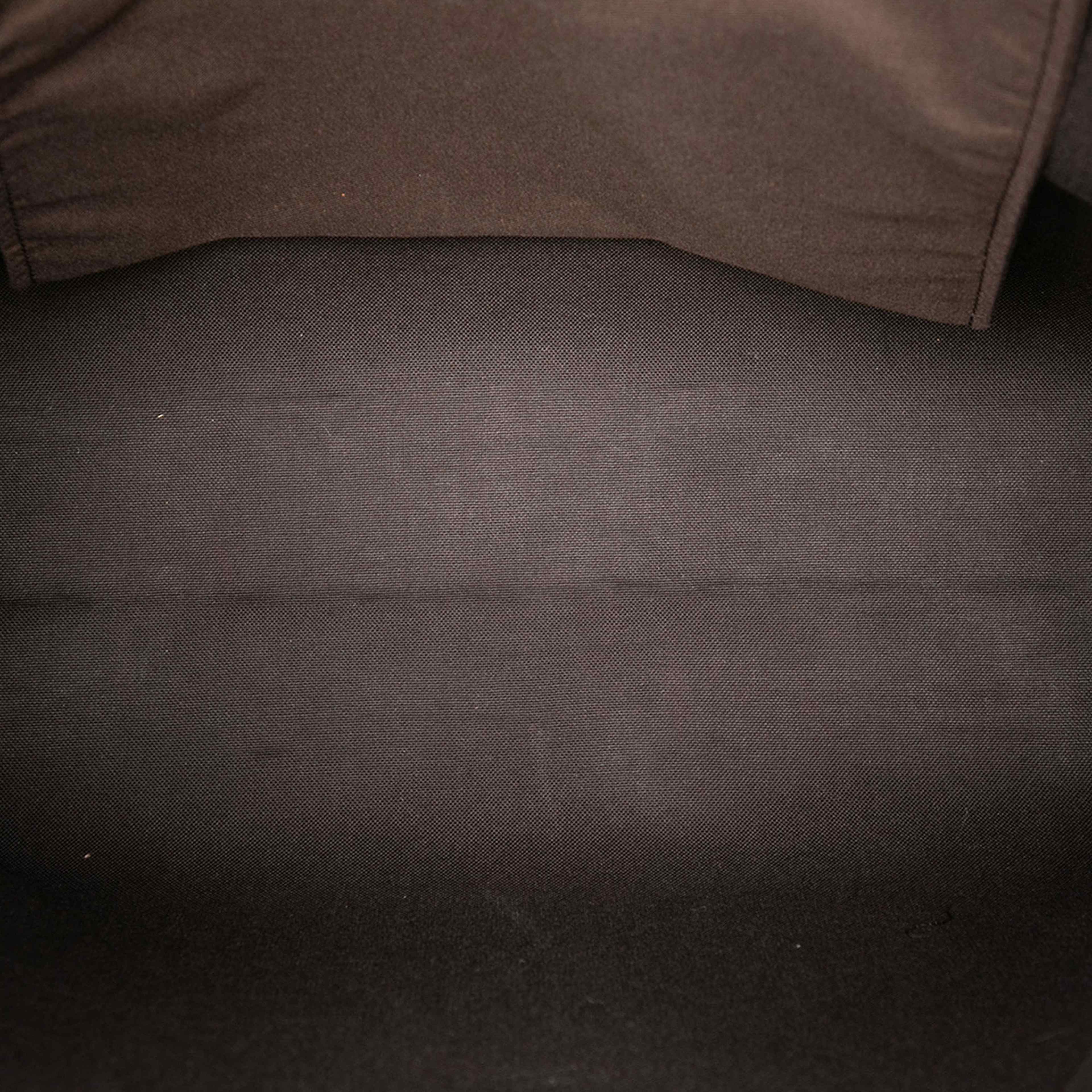 Gucci Gg Supreme Tote, från Luxclusif, i färgen beige. Klicka för att öppna bilden i stort format