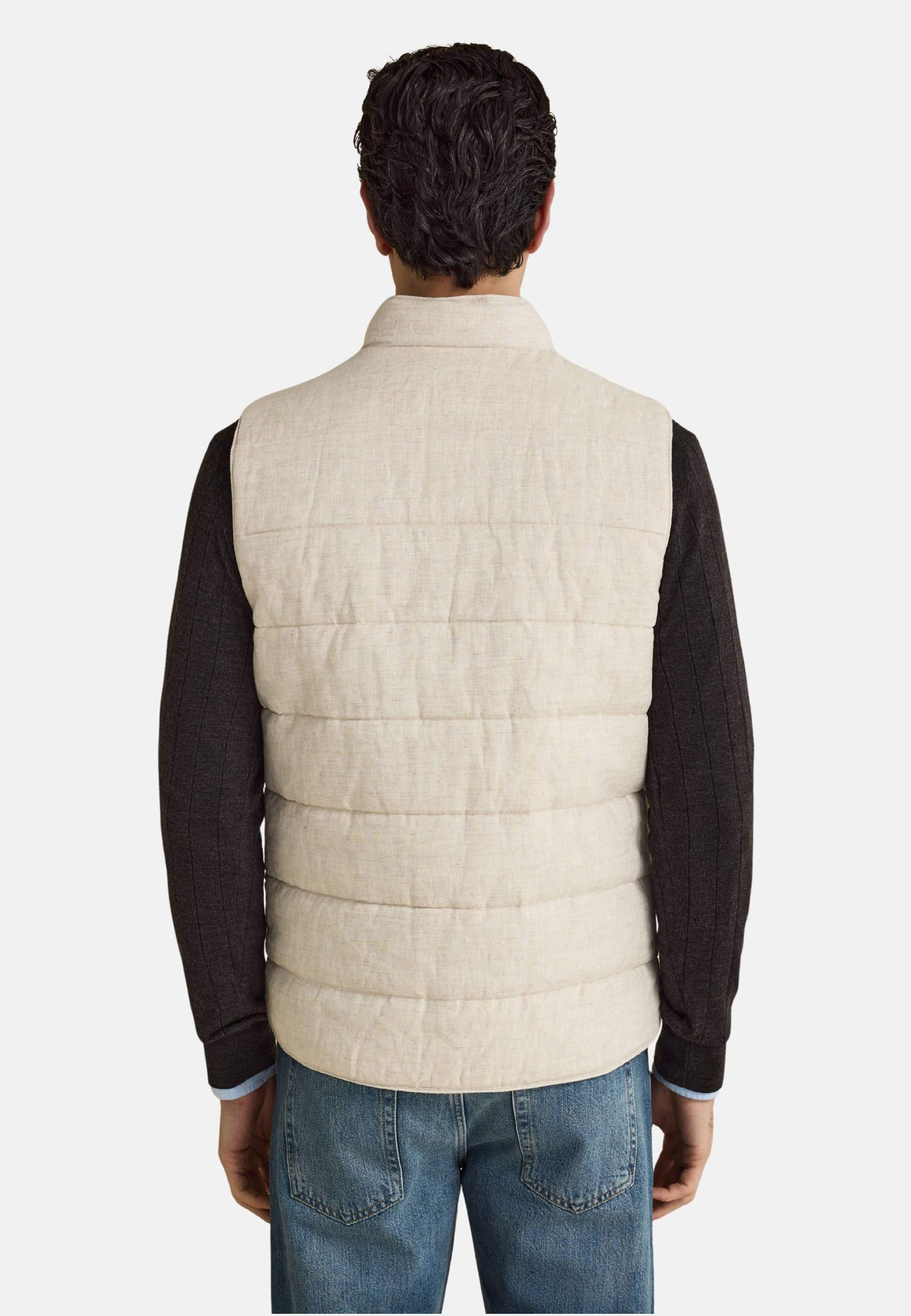 Linen Padded Vest, från John Henric, i färgen cream. Klicka för att öppna bilden i stort format