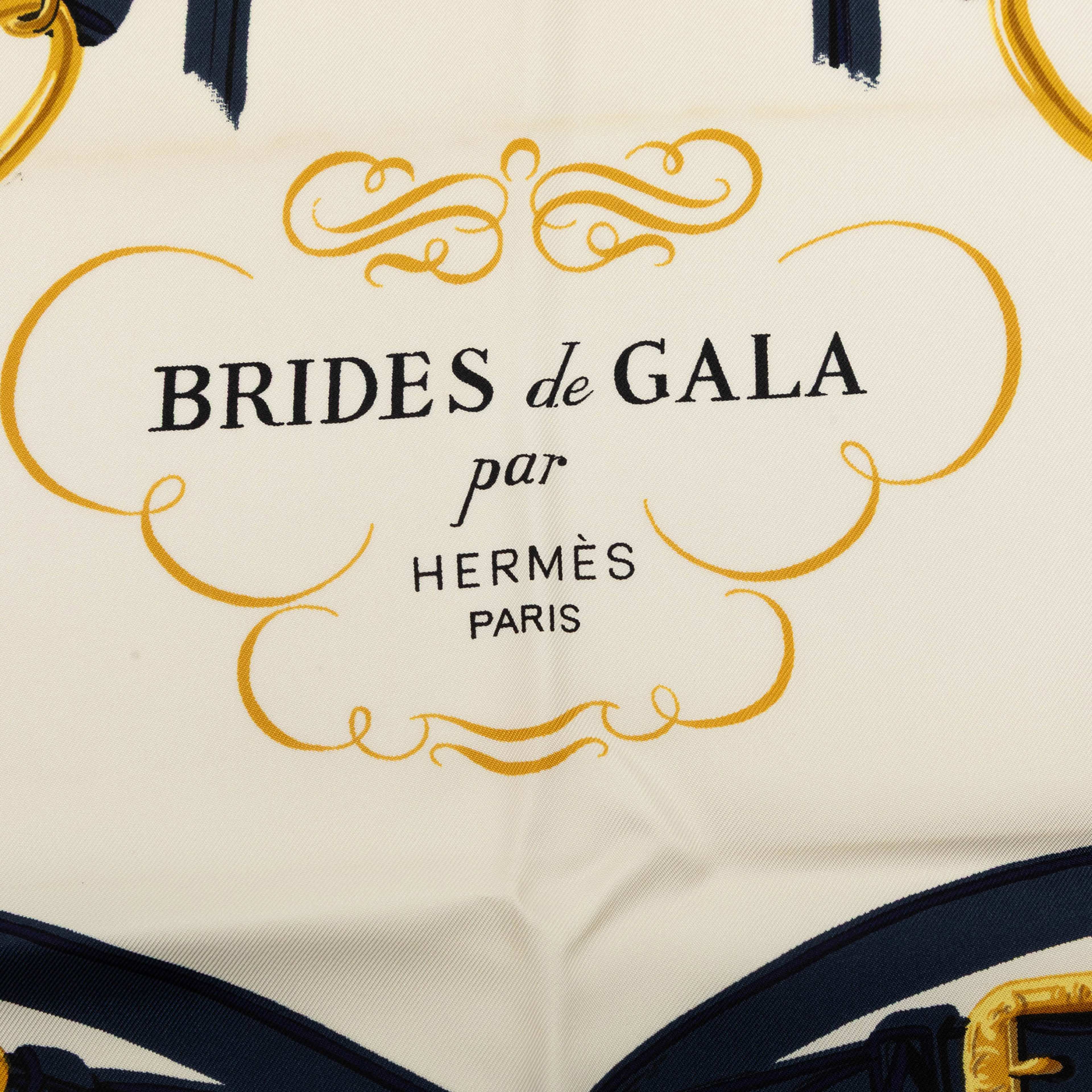 Hermès Brides De Gala Silk Scarf 90, från Luxclusif, i färgen blå. Klicka för att öppna bilden i stort format
