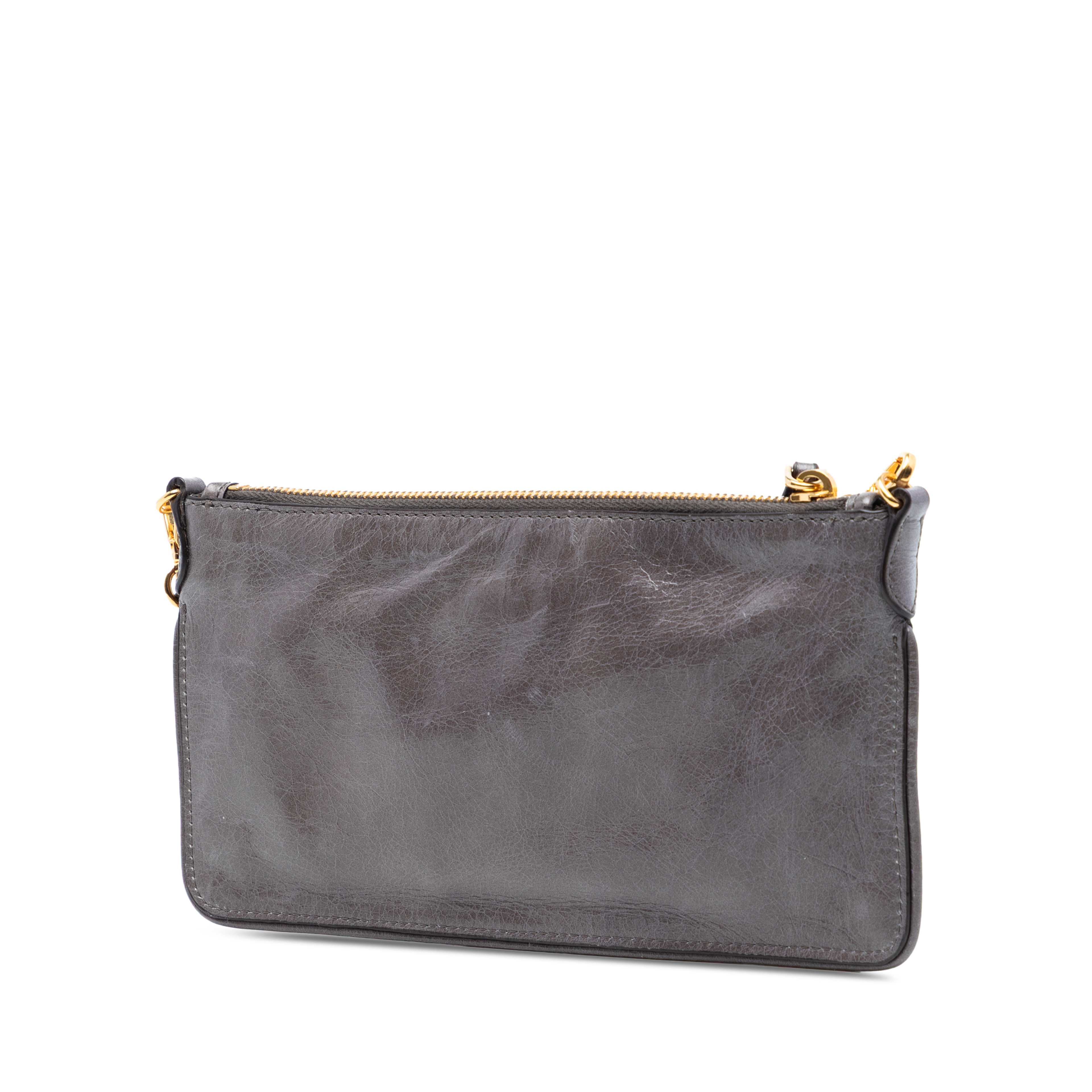 Prada Vitello Shine Crossbody, från Luxclusif, i färgen dark gray. Klicka för att öppna bilden i stort format