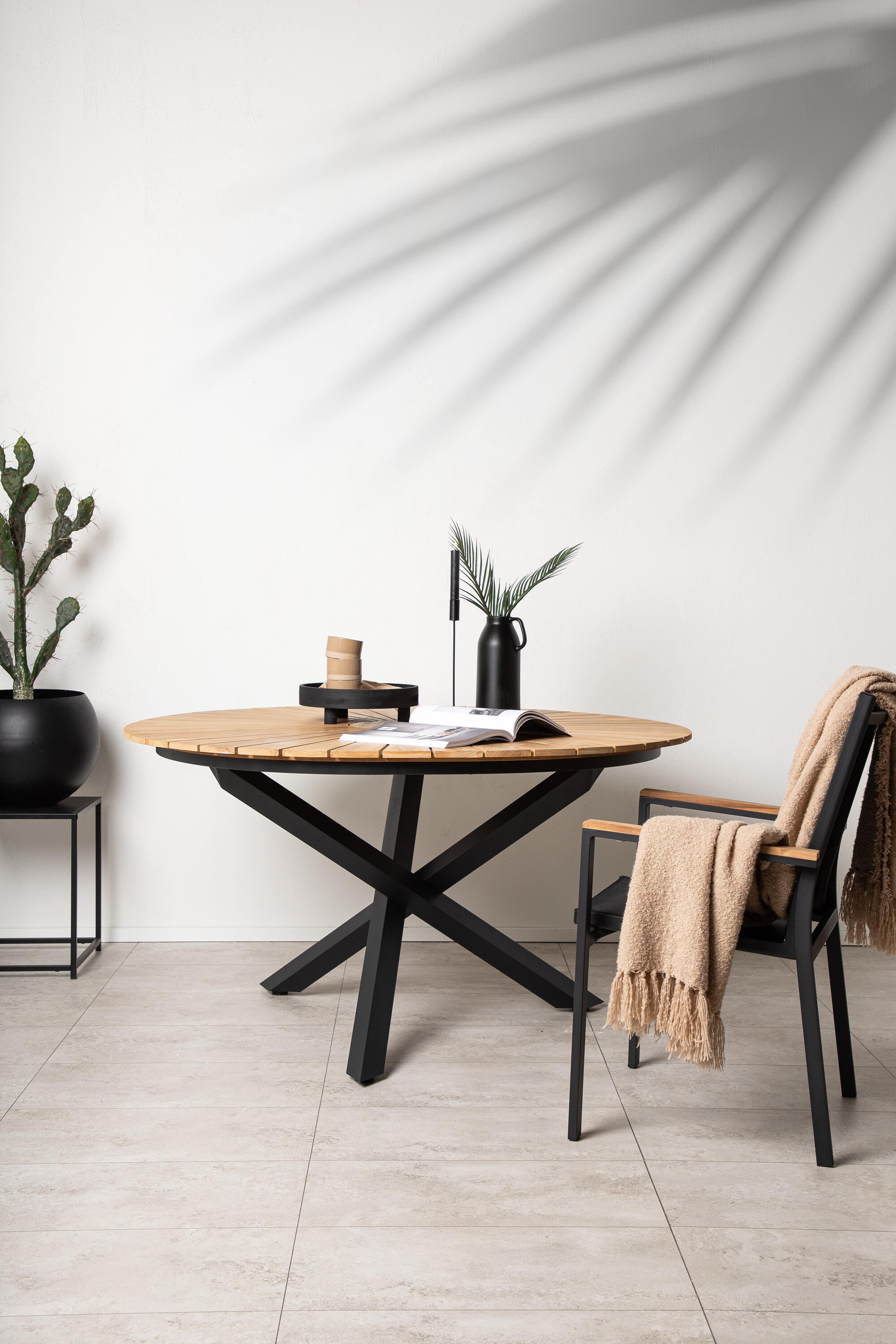 Mexico Bord, från Venture Home, i färgen black. Klicka för att öppna bilden i stort format