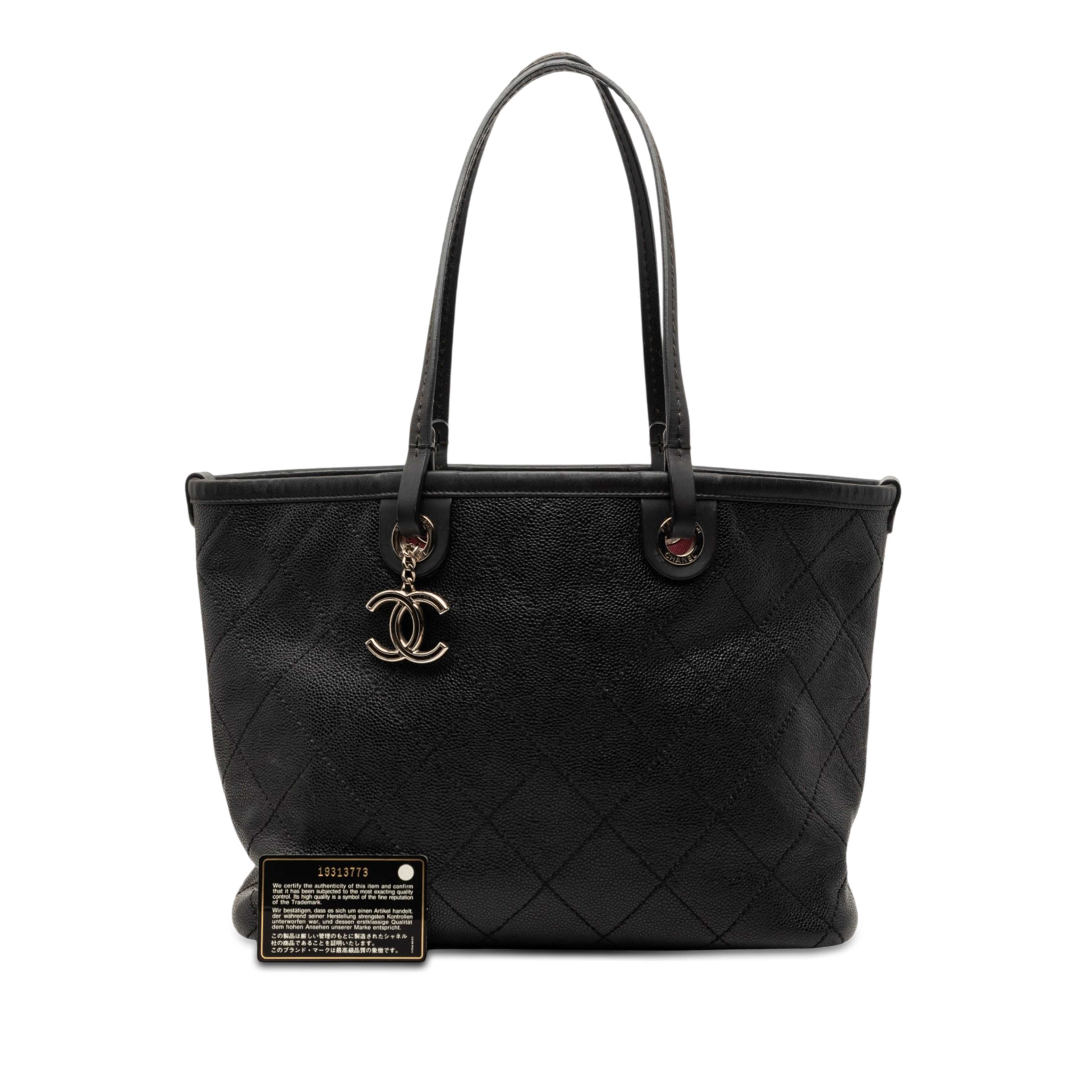 Chanel Cc Caviar Wild Stitch On The Road Tote, från Luxclusif, i färgen svart. Klicka för att öppna bilden i stort format