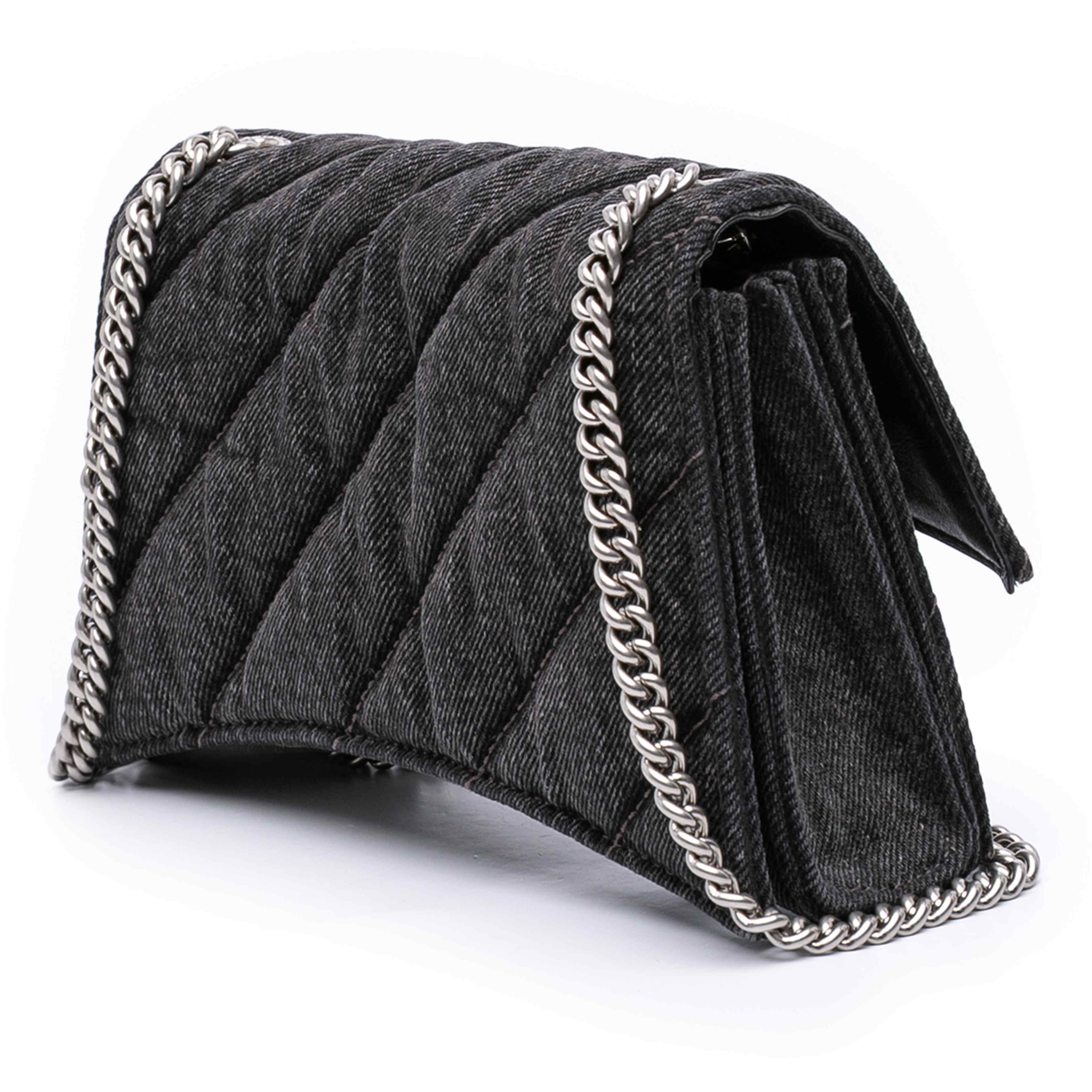 Balenciaga Xs Denim Crush Chain Crossbody, från Luxclusif, i färgen dark gray. Klicka för att öppna bilden i stort format