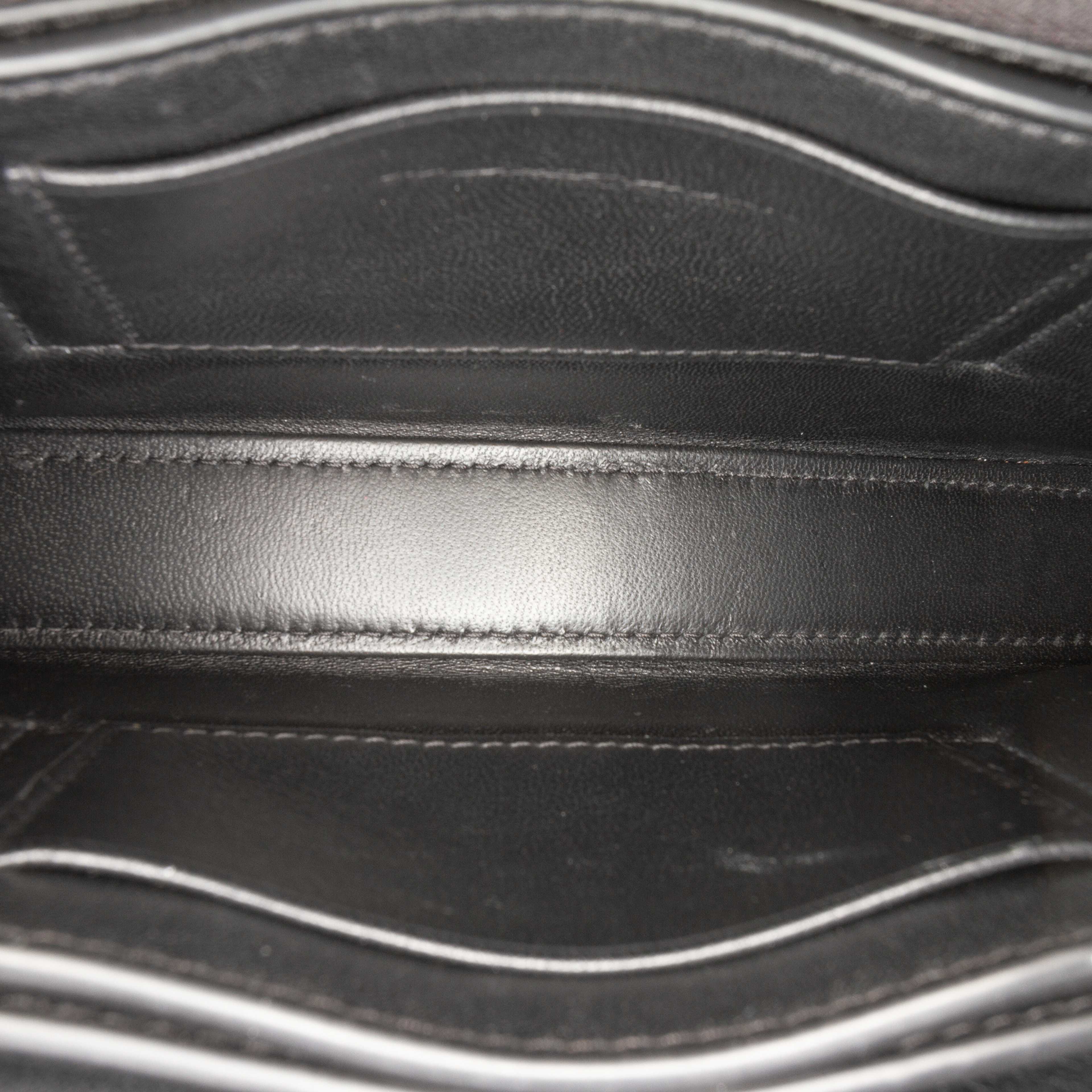 Balenciaga Xs Denim Crush Chain Crossbody, från Luxclusif, i färgen dark gray. Klicka för att öppna bilden i stort format