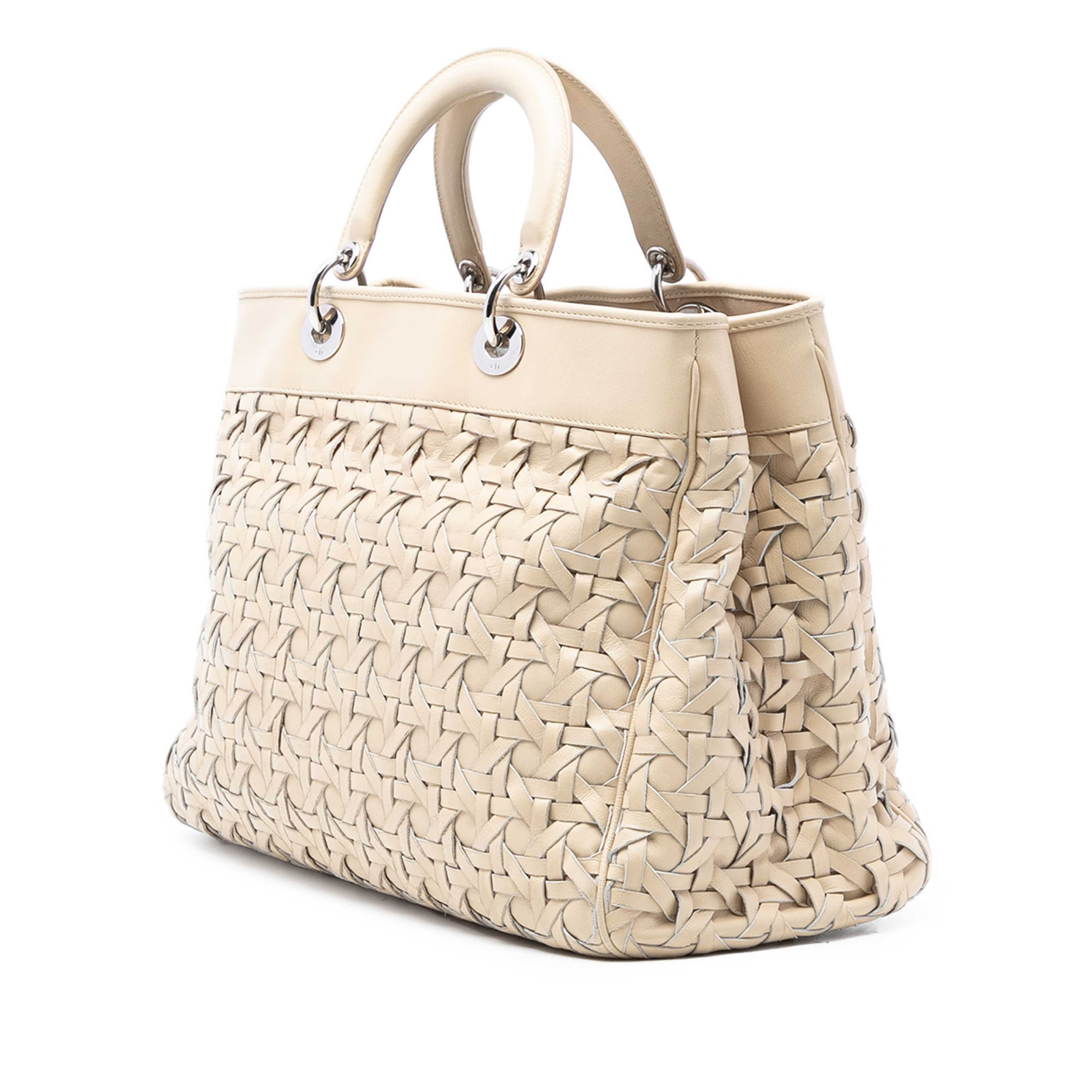 Dior Woven Lambskin Lady Dior Avenue Tote, från Luxclusif, i färgen brun. Klicka för att öppna bilden i stort format