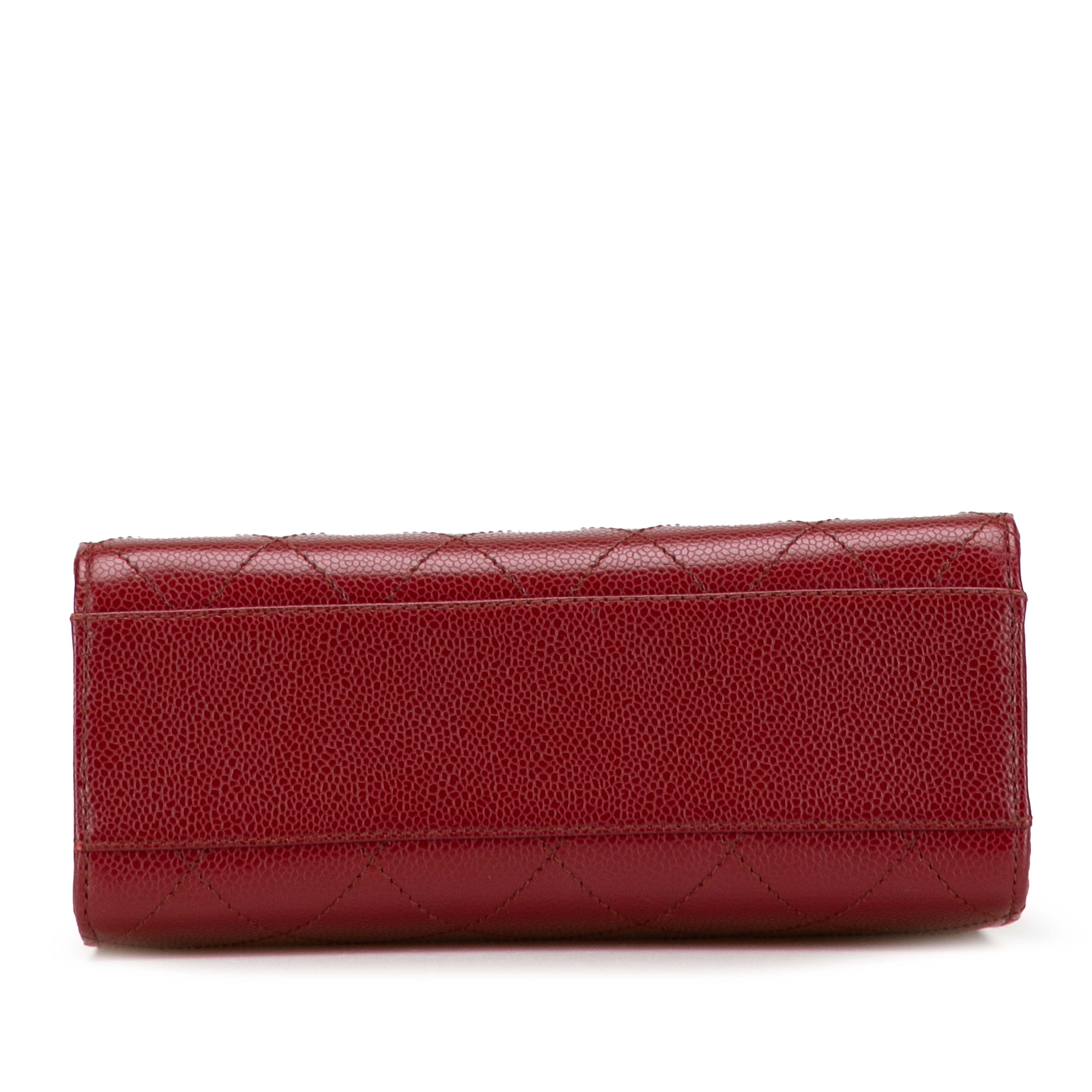 Chanel Reissue 2.55 Quilted Caviar Top Handle Flap, från Luxclusif, i färgen dark red. Klicka för att öppna bilden i stort format