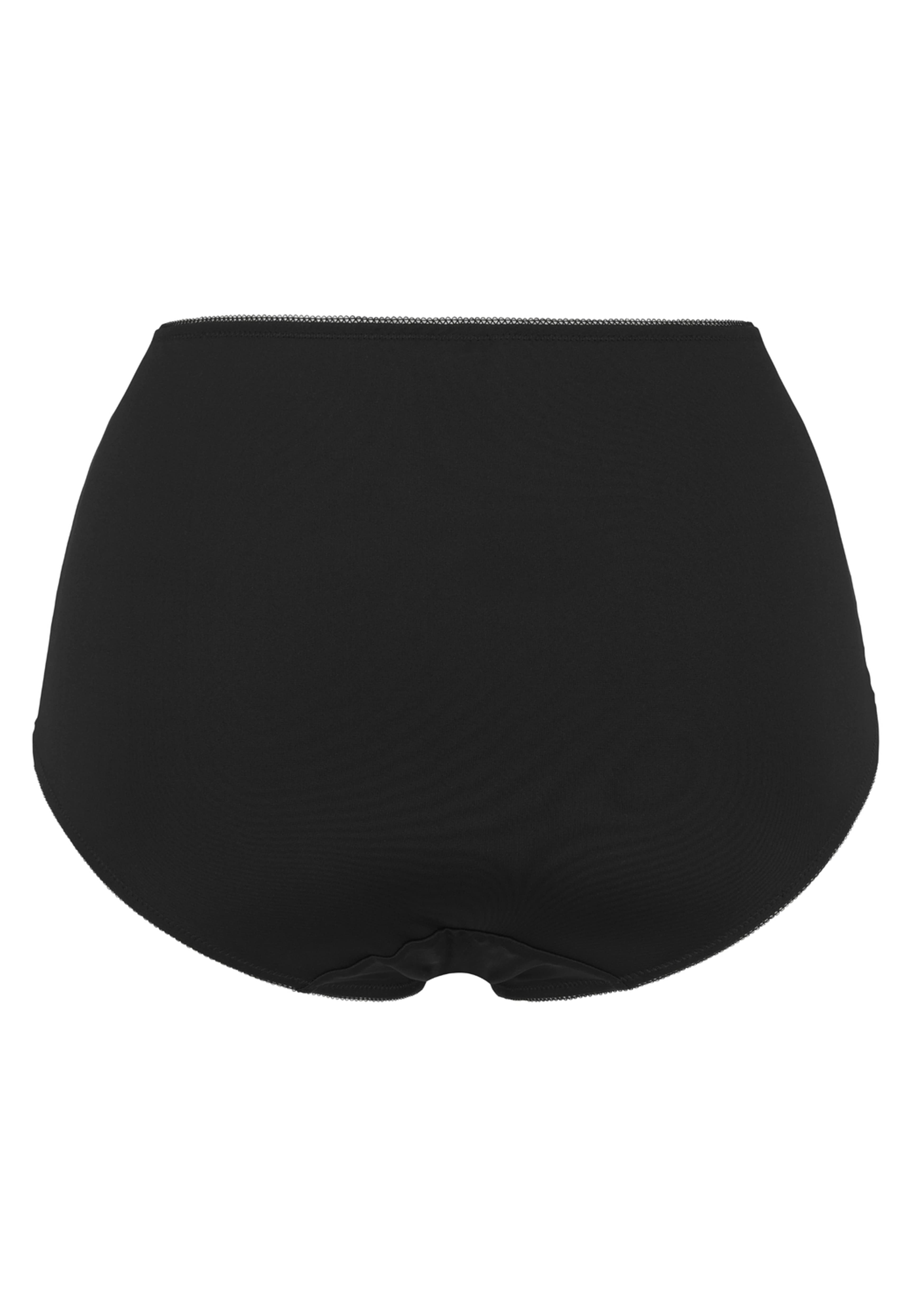Soft Lace Maxi Briefs, från Swegmark, i färgen svart.