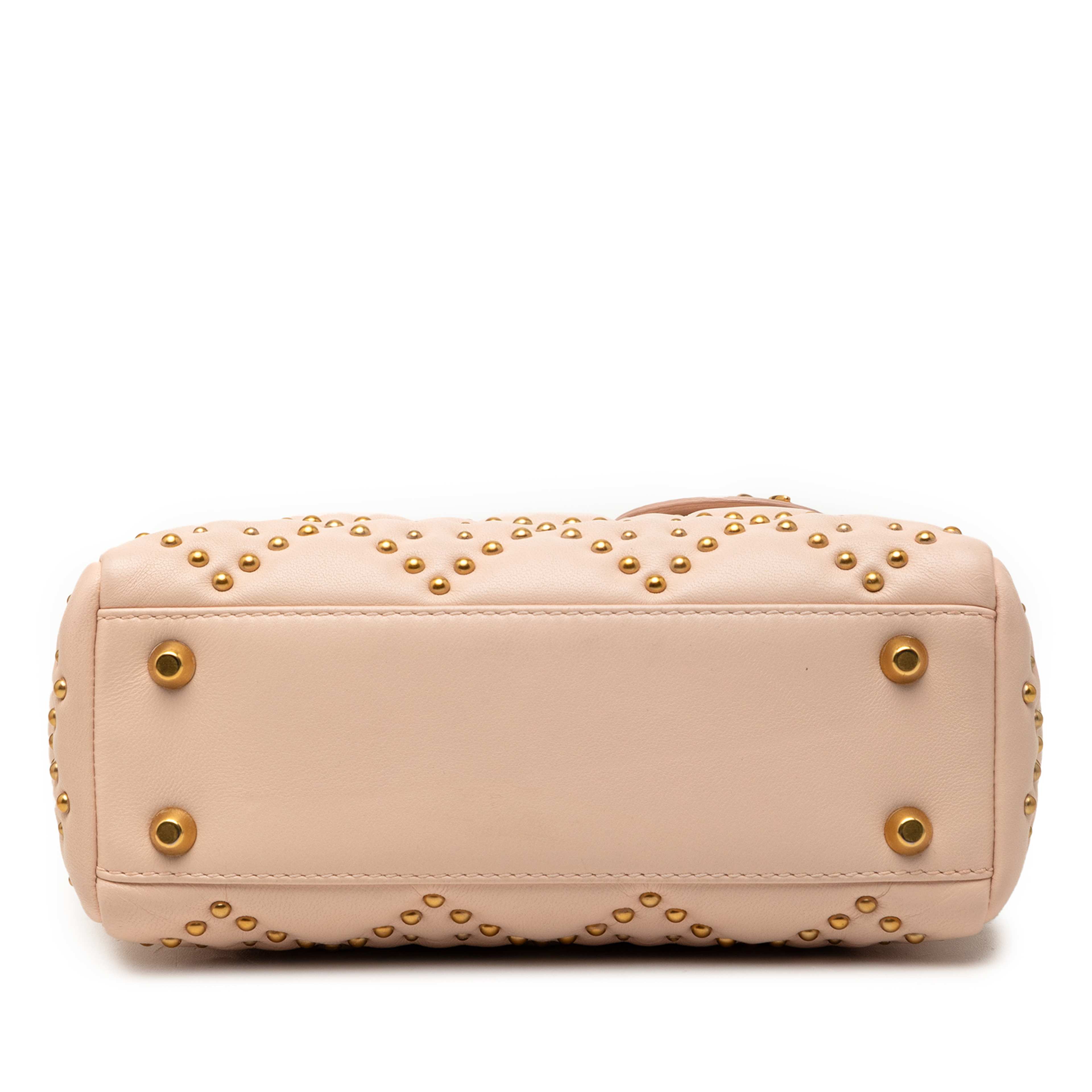 Dior Mini Lambskin Cannage Studded Supple Lady Dior, från Luxclusif, i färgen nude. Klicka för att öppna bilden i stort format