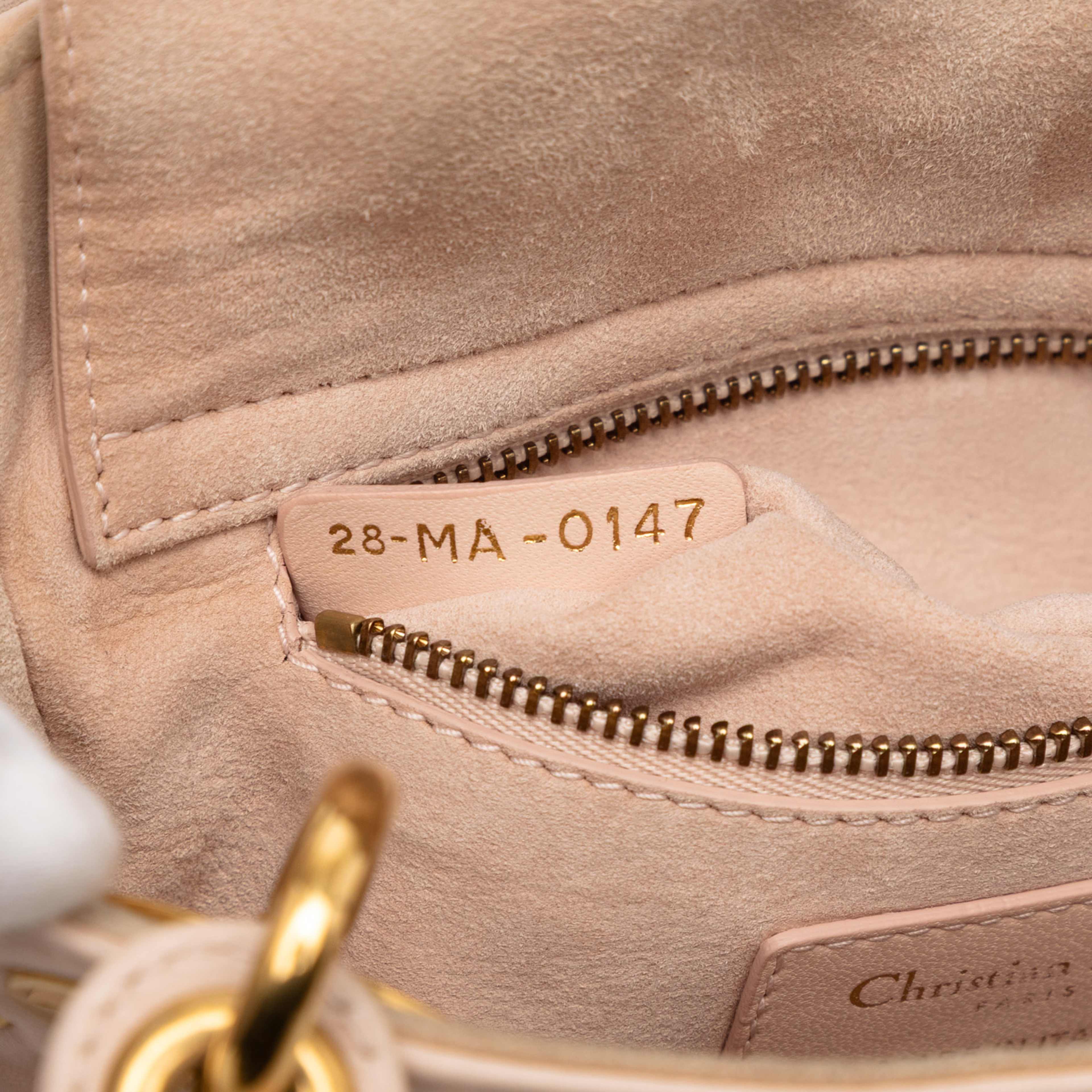 Dior Mini Lambskin Cannage Studded Supple Lady Dior, från Luxclusif, i färgen brun. Klicka för att öppna bilden i stort format