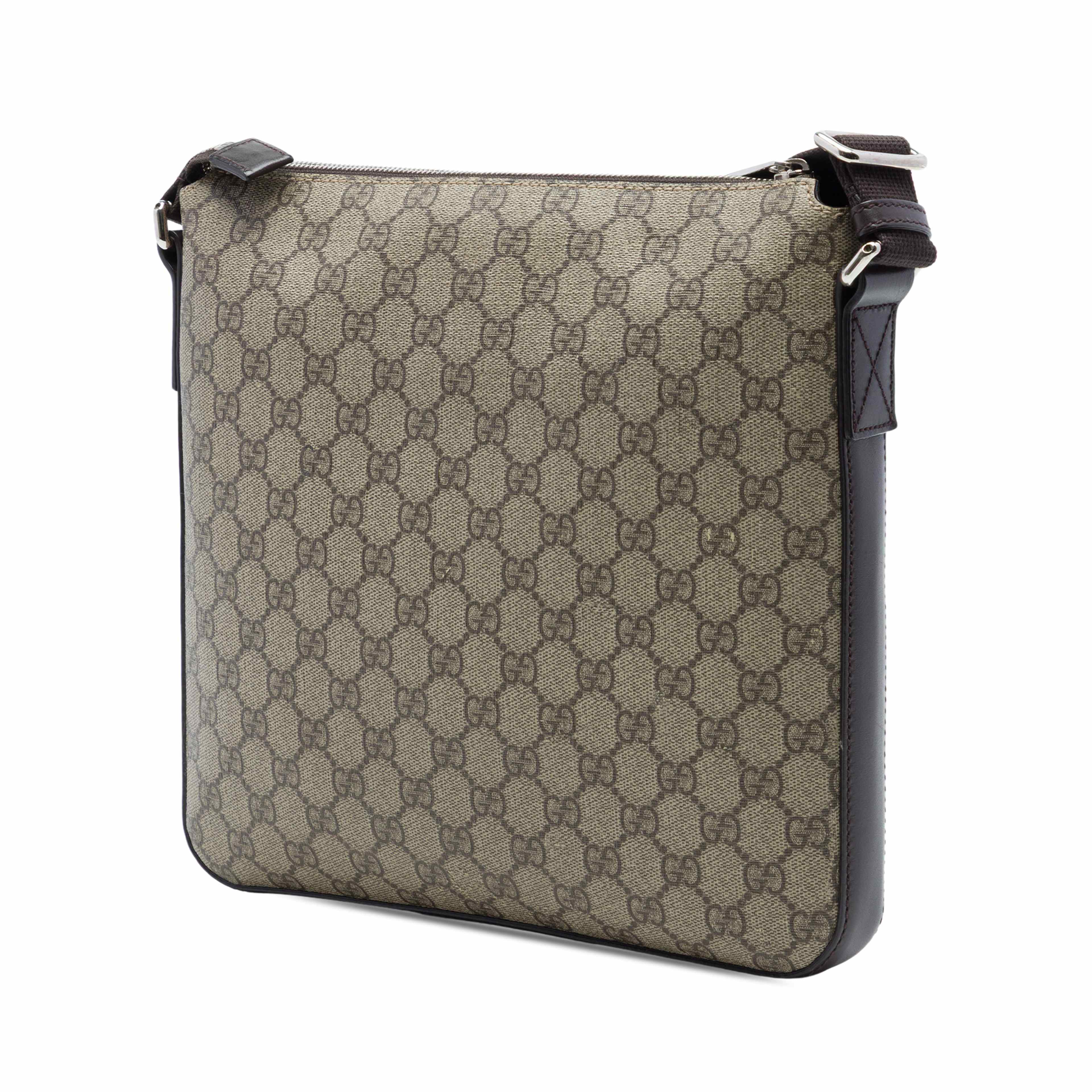 Gucci Gg Supreme Crossbody, från Luxclusif, i färgen beige. Klicka för att öppna bilden i stort format