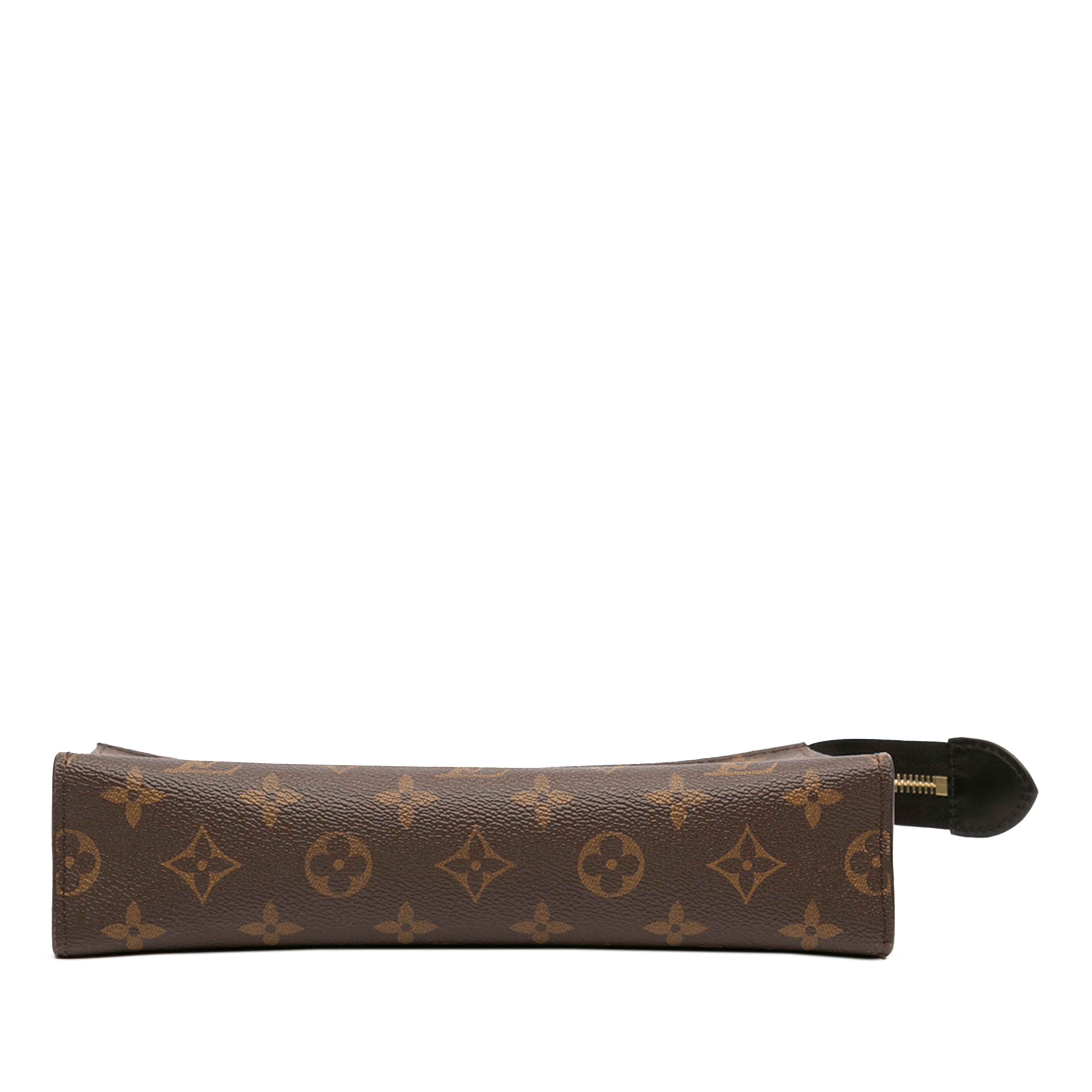 Louis Vuitton Monogram Toiletry Pouch 26, från Luxclusif, i färgen brun. Klicka för att öppna bilden i stort format