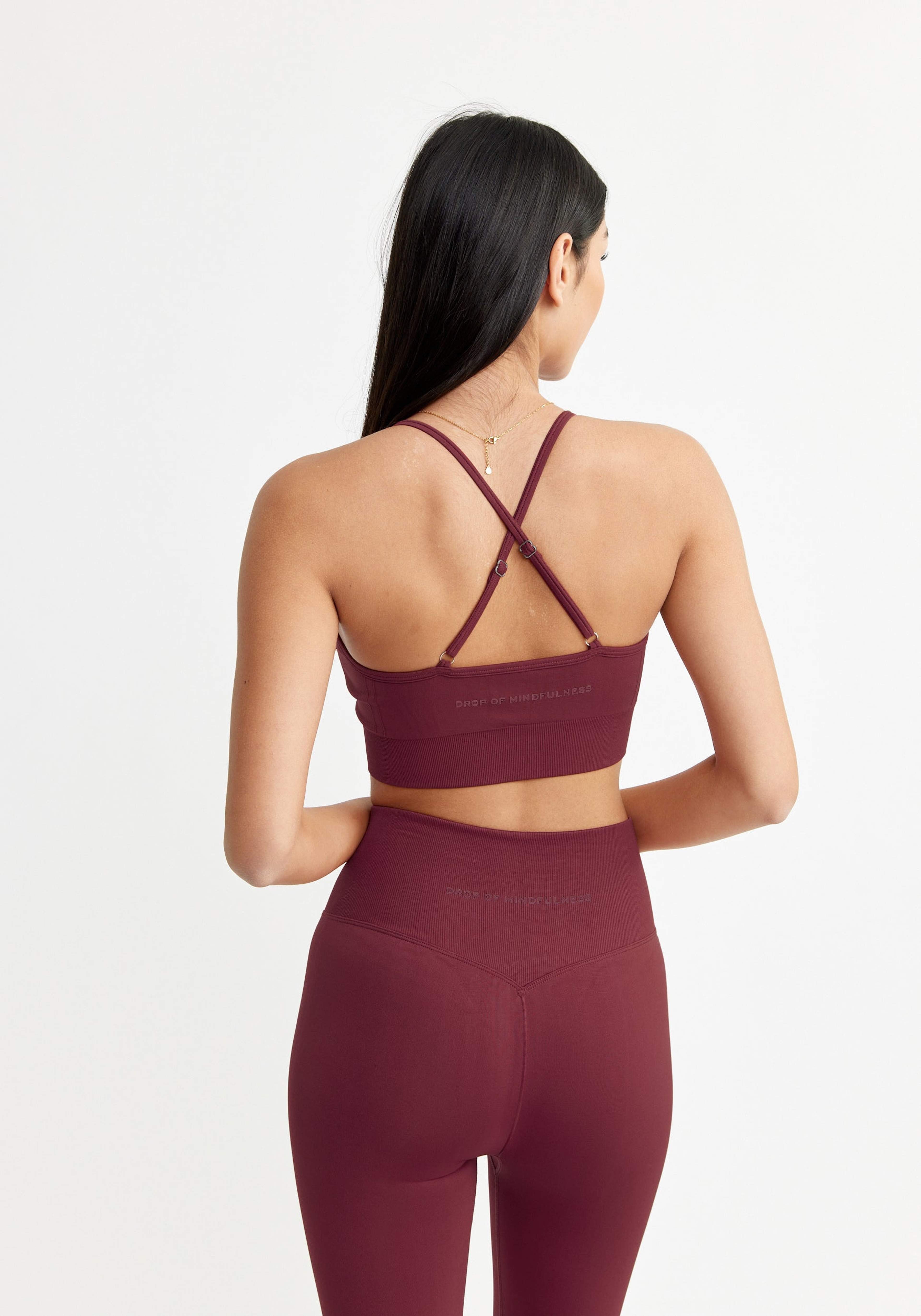 Signature Seamless Bra, från Drop of Mindfulness, i färgen ruby wine. Klicka för att öppna bilden i stort format