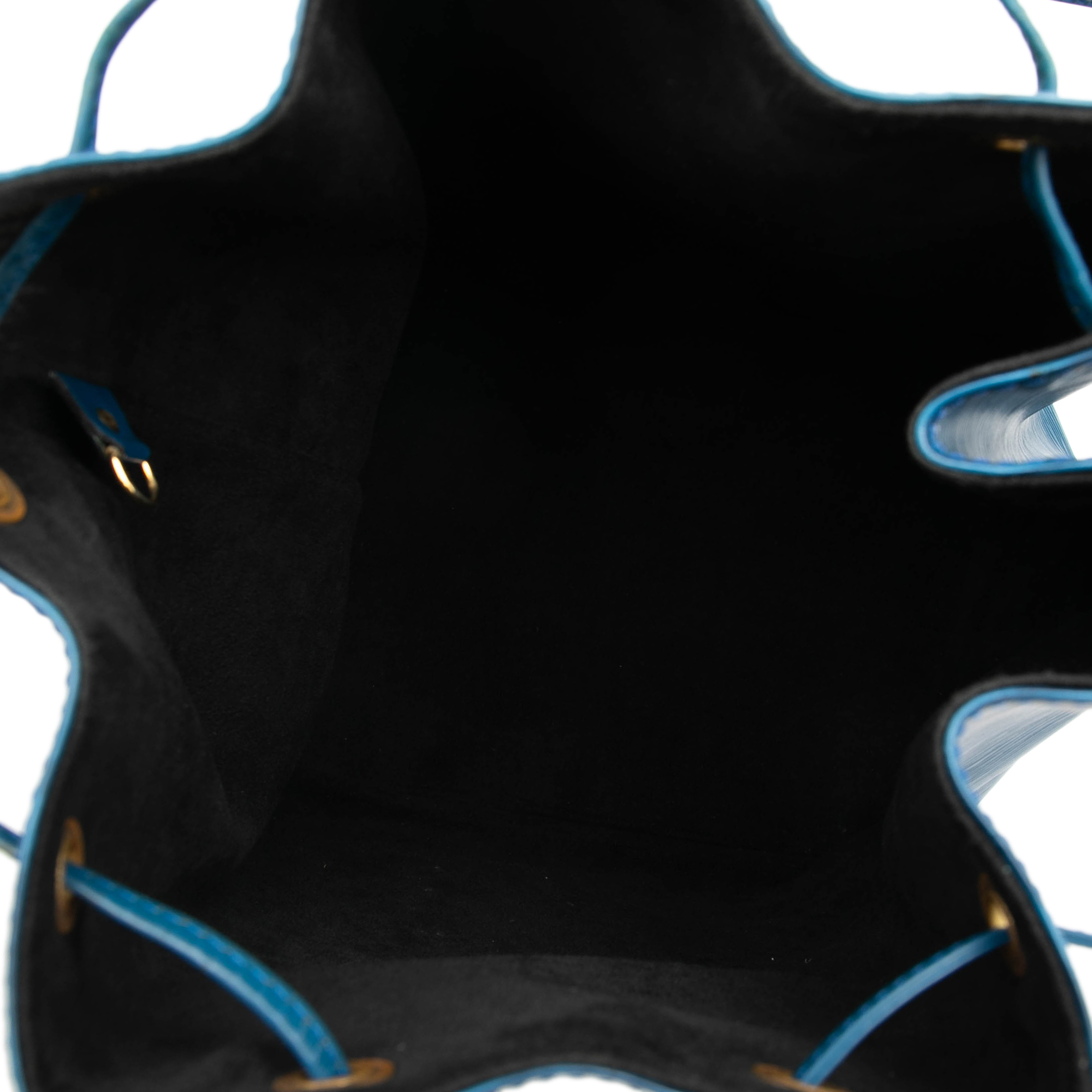 Louis Vuitton Epi Noe Gm, från Luxclusif, i färgen blue. Klicka för att öppna bilden i stort format