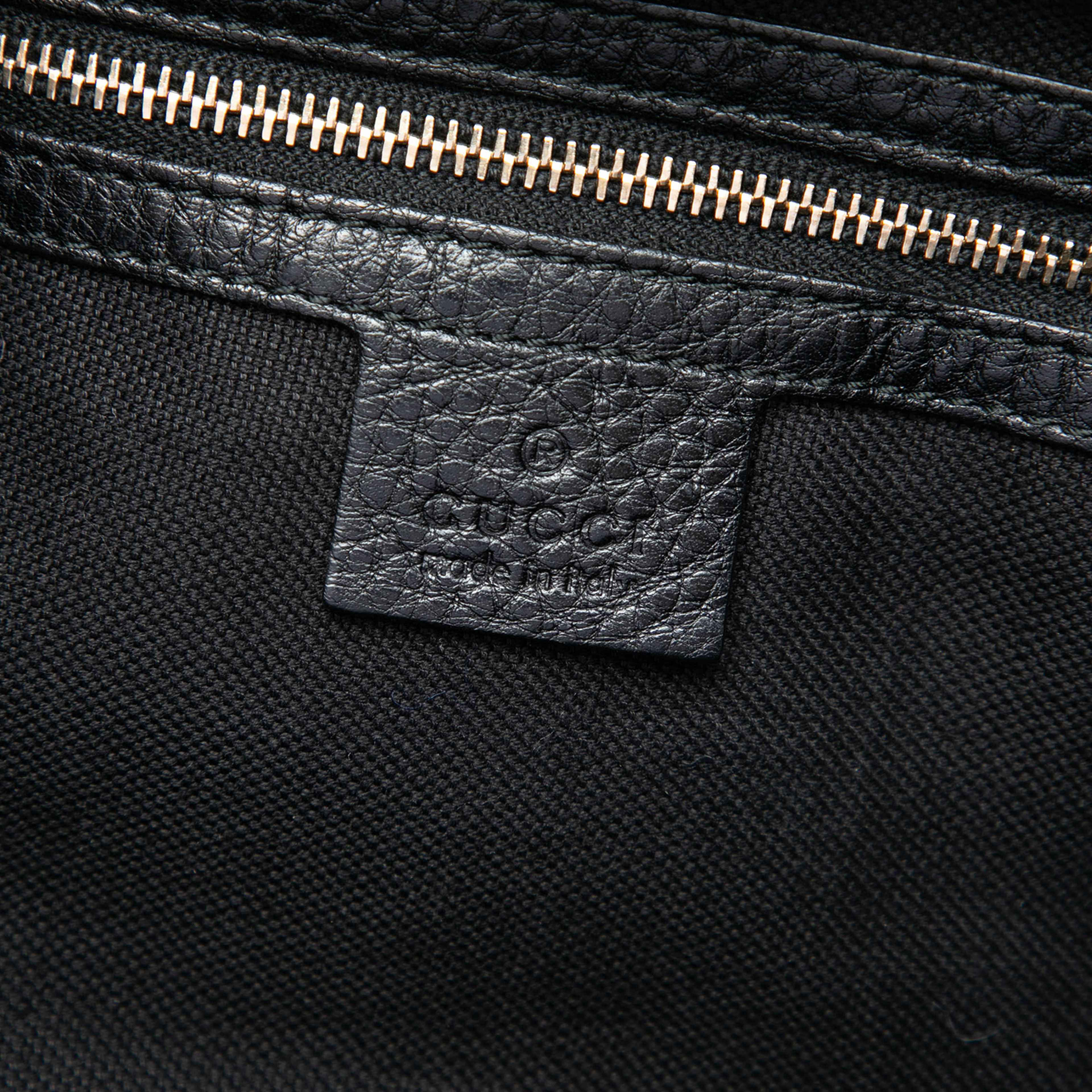 Gucci Tall Pebbled Calfskin Bamboo Shopper Tote, från Luxclusif, i färgen svart. Klicka för att öppna bilden i stort format