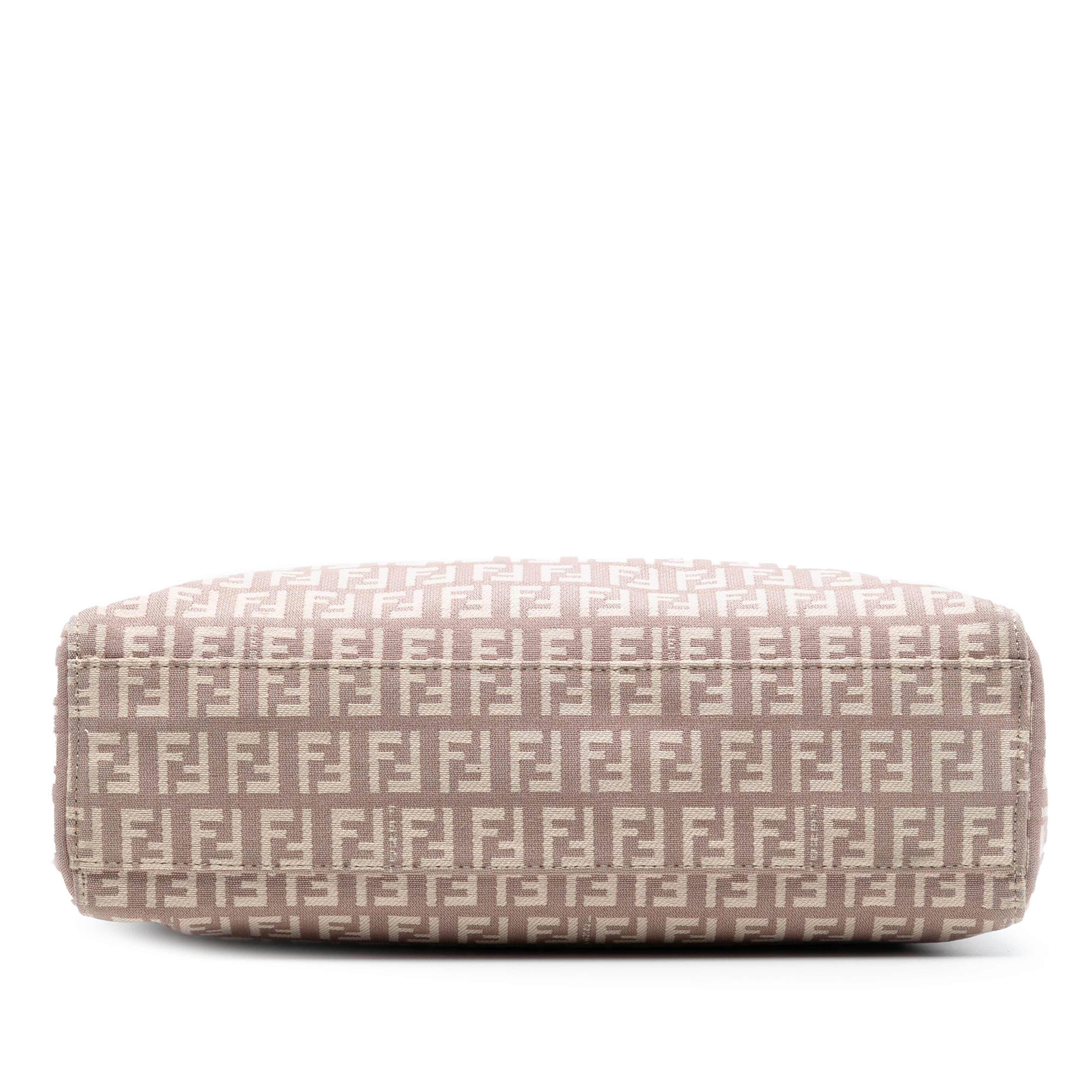 Fendi Small Zucchino Canvas Tote, från Luxclusif, i färgen pink. Klicka för att öppna bilden i stort format