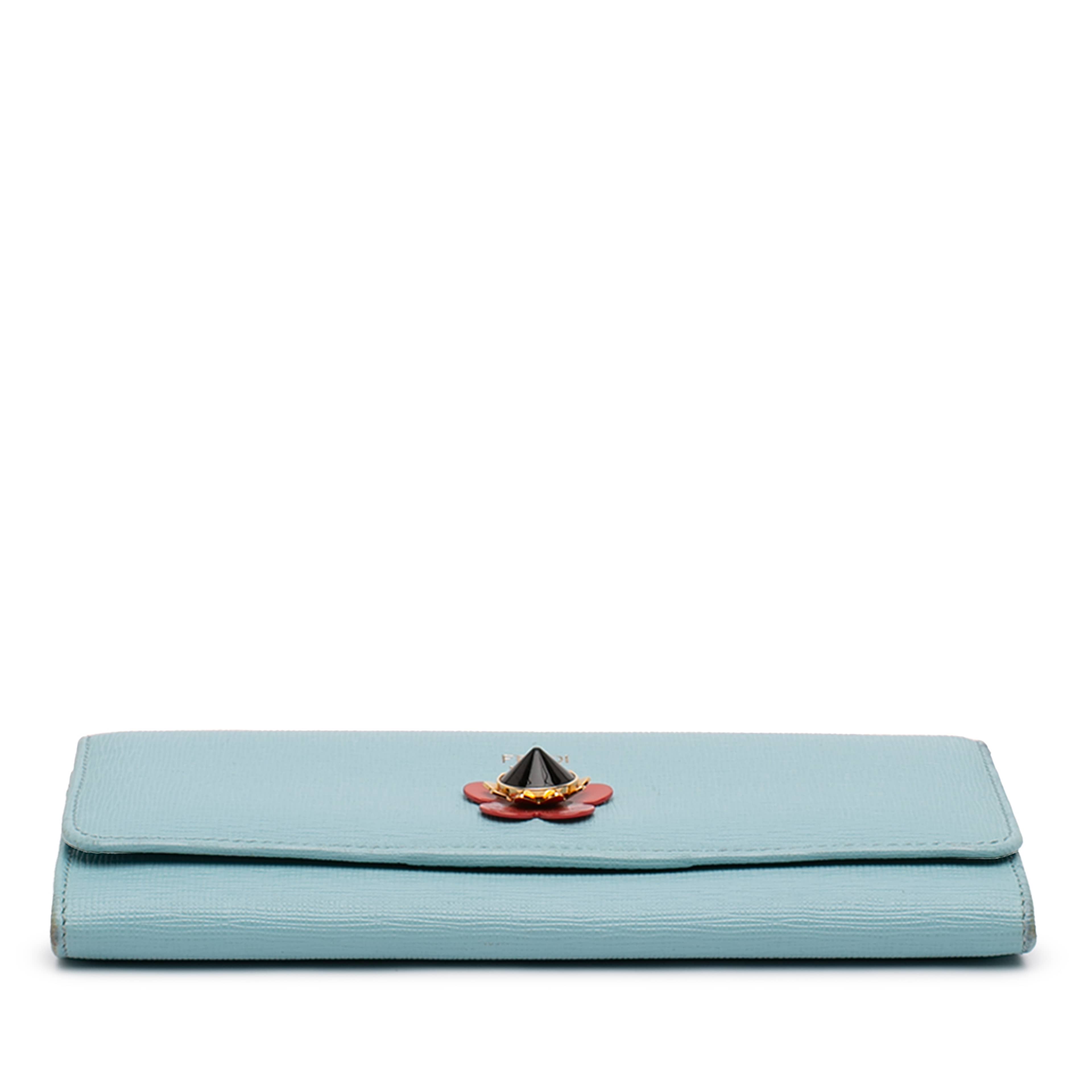 Fendi Leather Flowerland Continental Long Wallet, från Luxclusif, i färgen light blue. Klicka för att öppna bilden i stort format