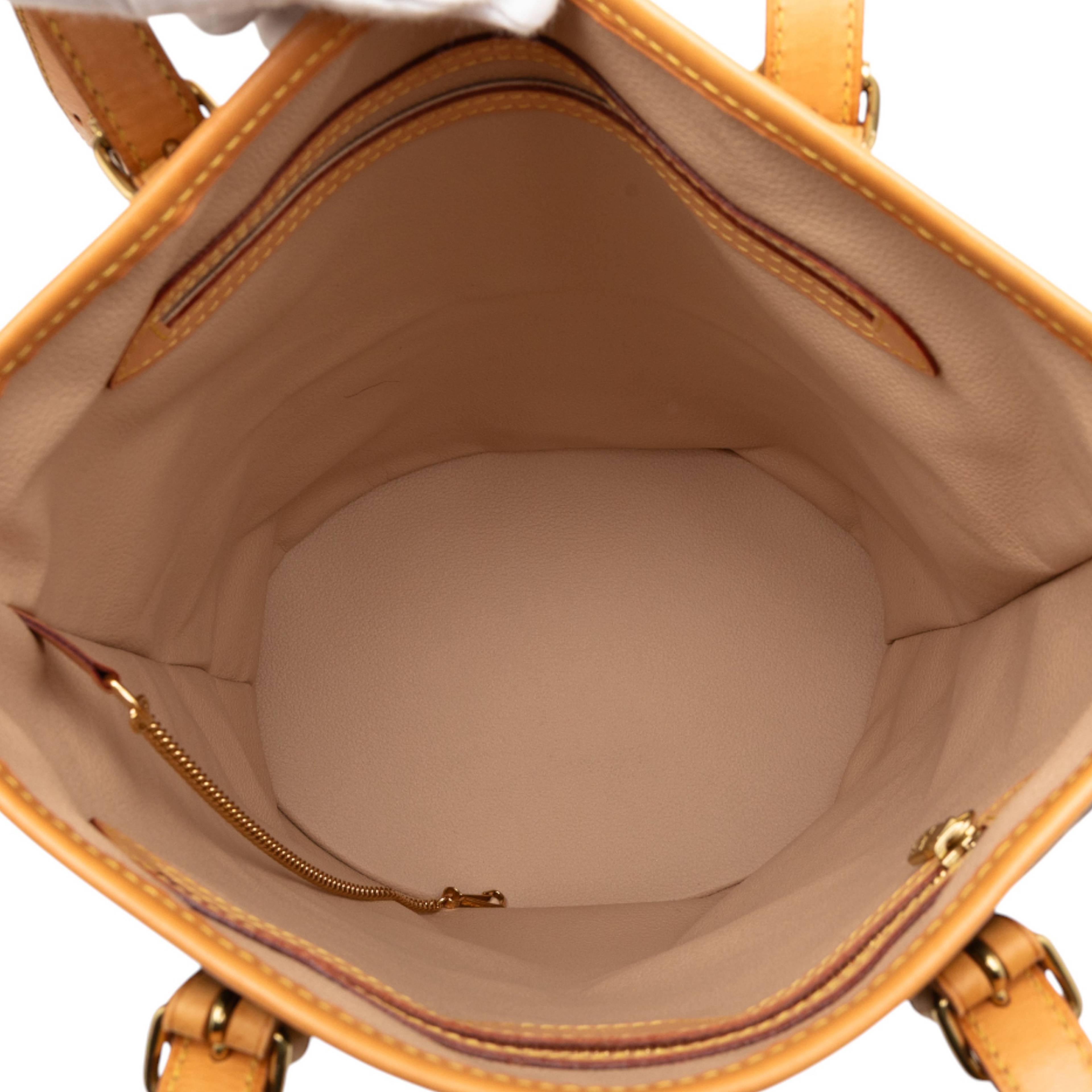 Louis Vuitton Monogram Bucket Gm, från Luxclusif, i färgen brown. Klicka för att öppna bilden i stort format