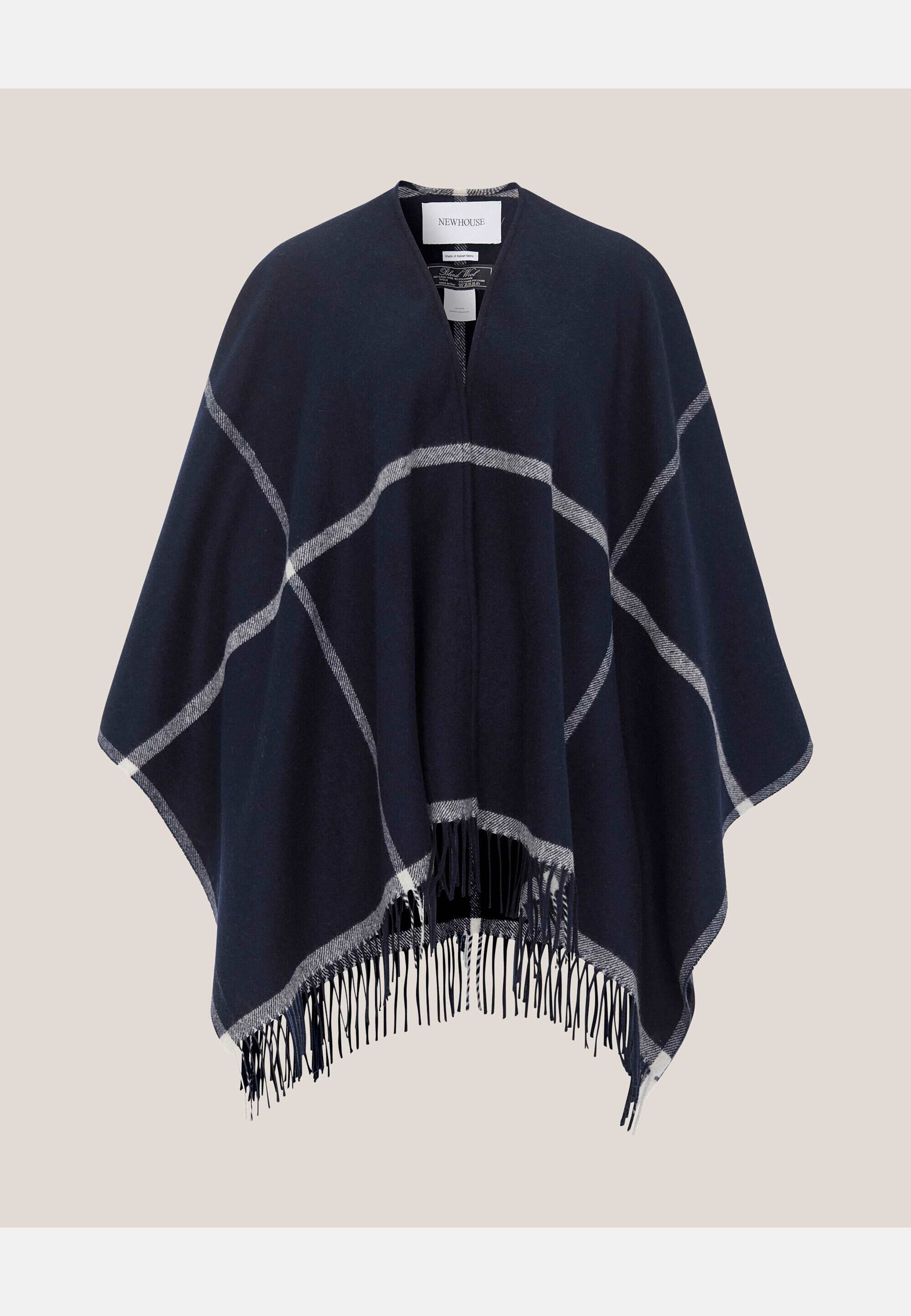 Flauto Cape, från Newhouse, i färgen marinblå. Klicka för att öppna bilden i stort format