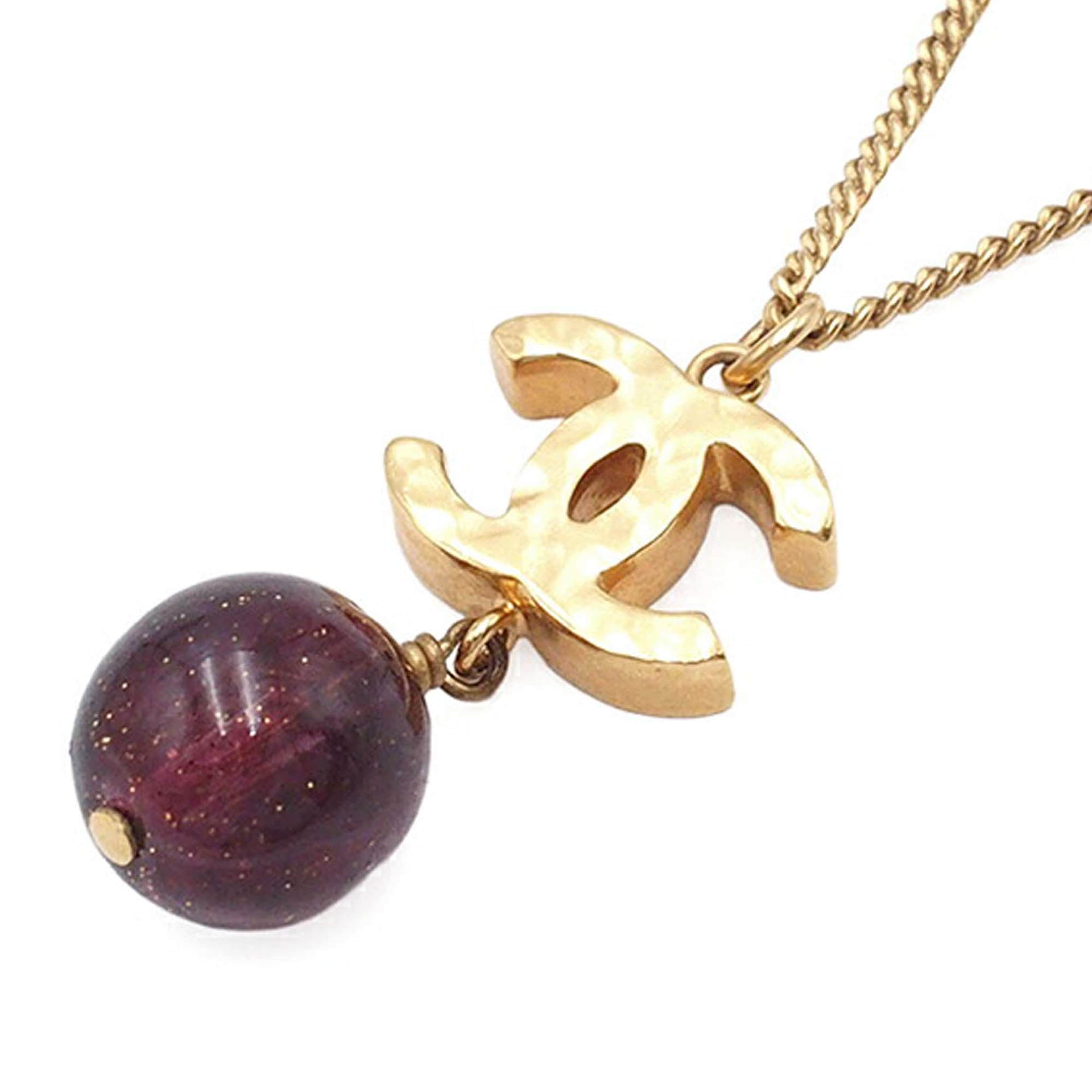 Chanel Gold Plated Cc Bead Drop Necklace, från Luxclusif, i färgen gold. Klicka för att öppna bilden i stort format