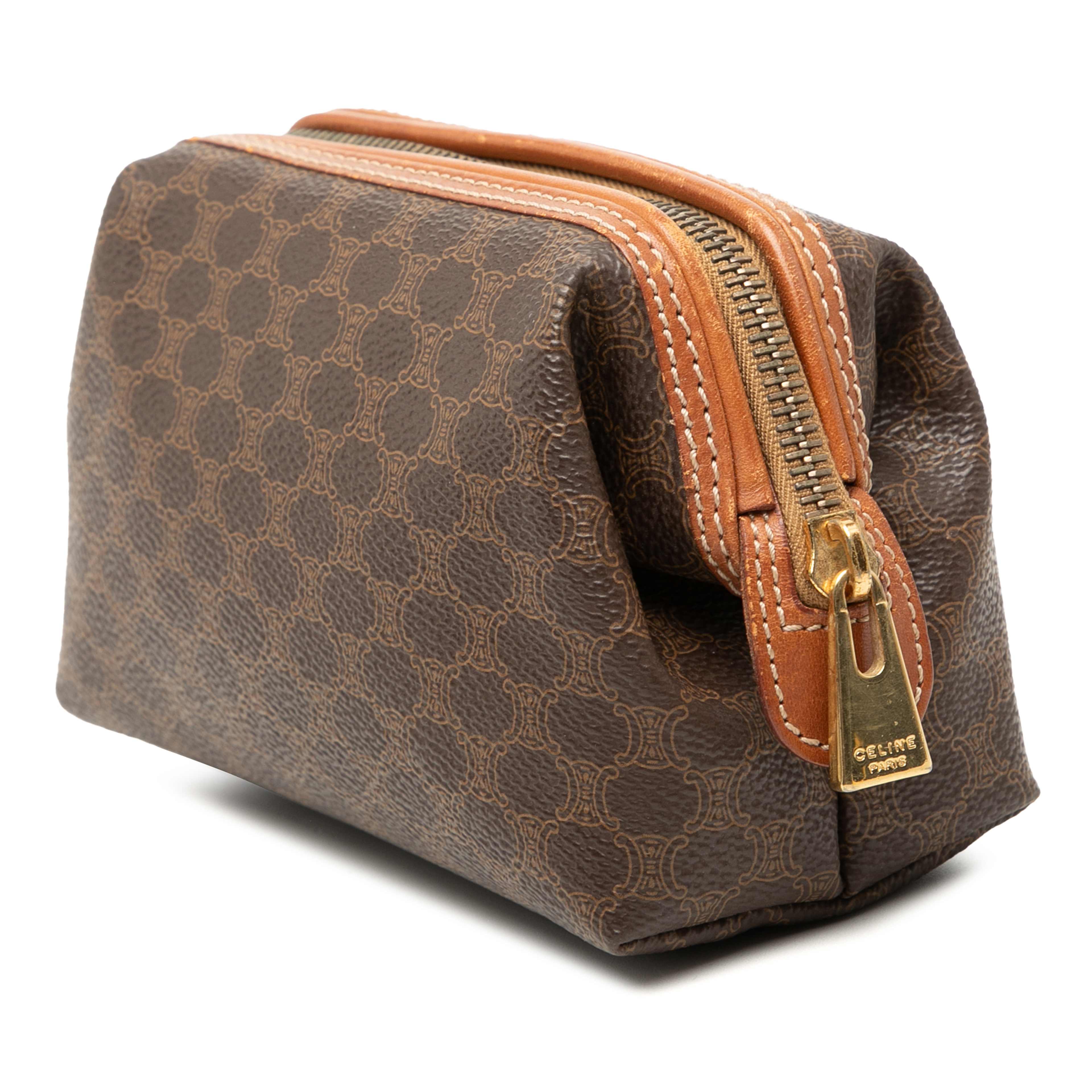 Celine Macadam Coated Canvas Pouch, från Luxclusif, i färgen brown. Klicka för att öppna bilden i stort format