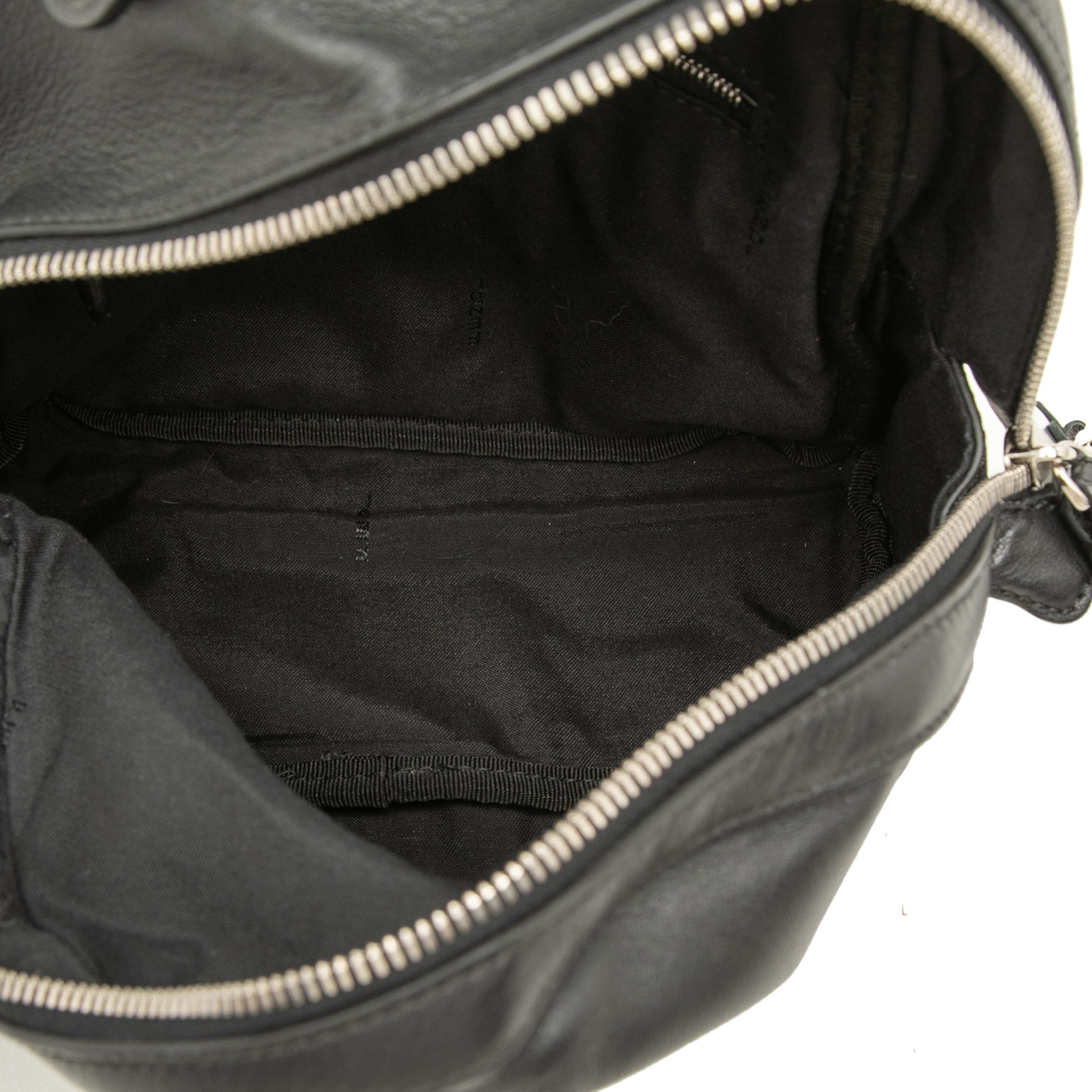 Fendi Mini Calfskin By The Way Backpack, från Luxclusif, i färgen svart. Klicka för att öppna bilden i stort format