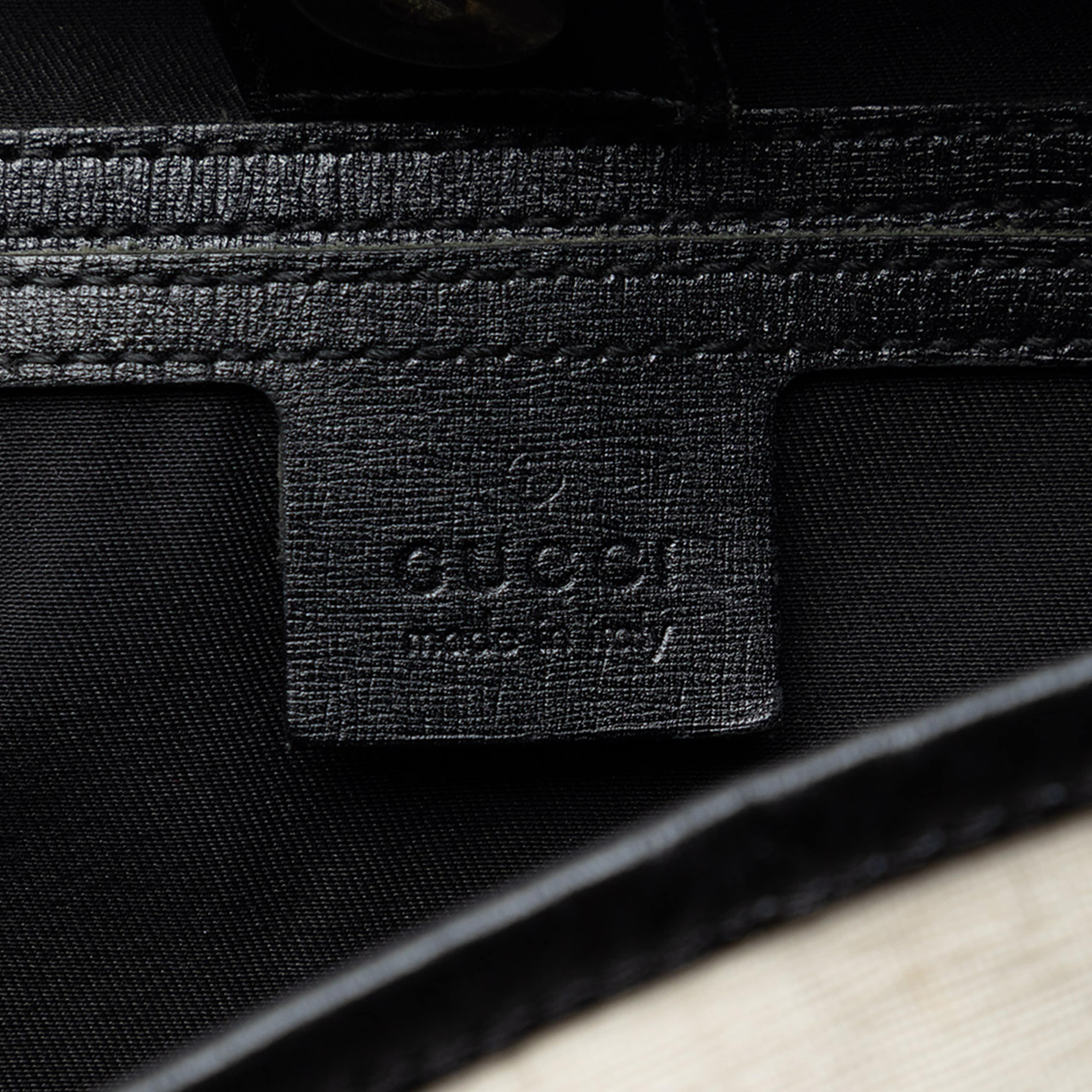 Gucci Medium Gg Supreme Joy Tote, från Luxclusif, i färgen white. Klicka för att öppna bilden i stort format